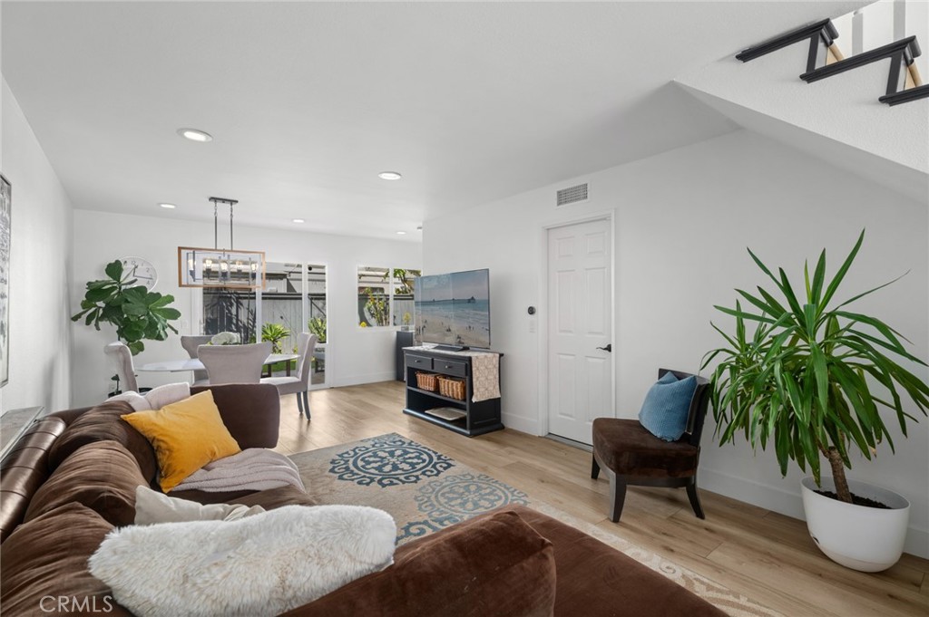 133 Cecil Place B