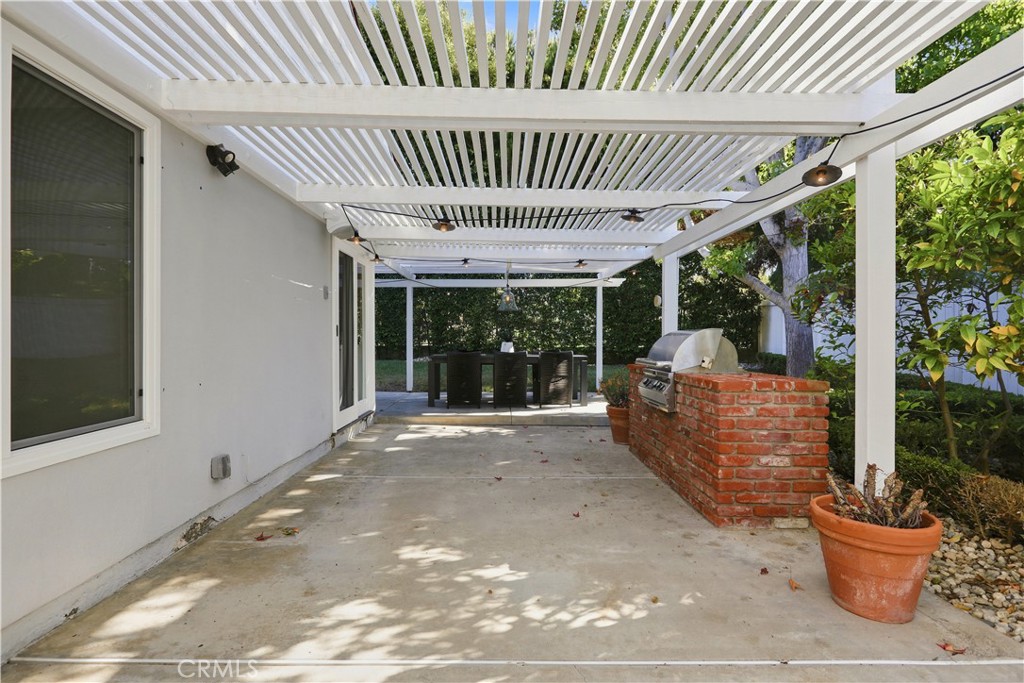 1844 Newport Hills E