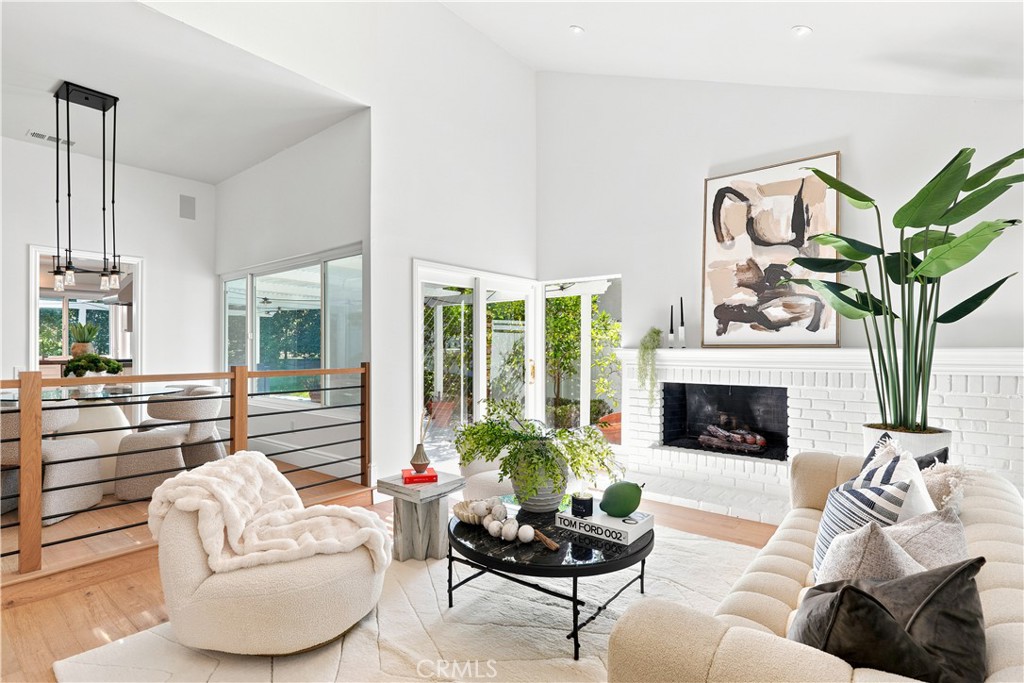 1844 Newport Hills E