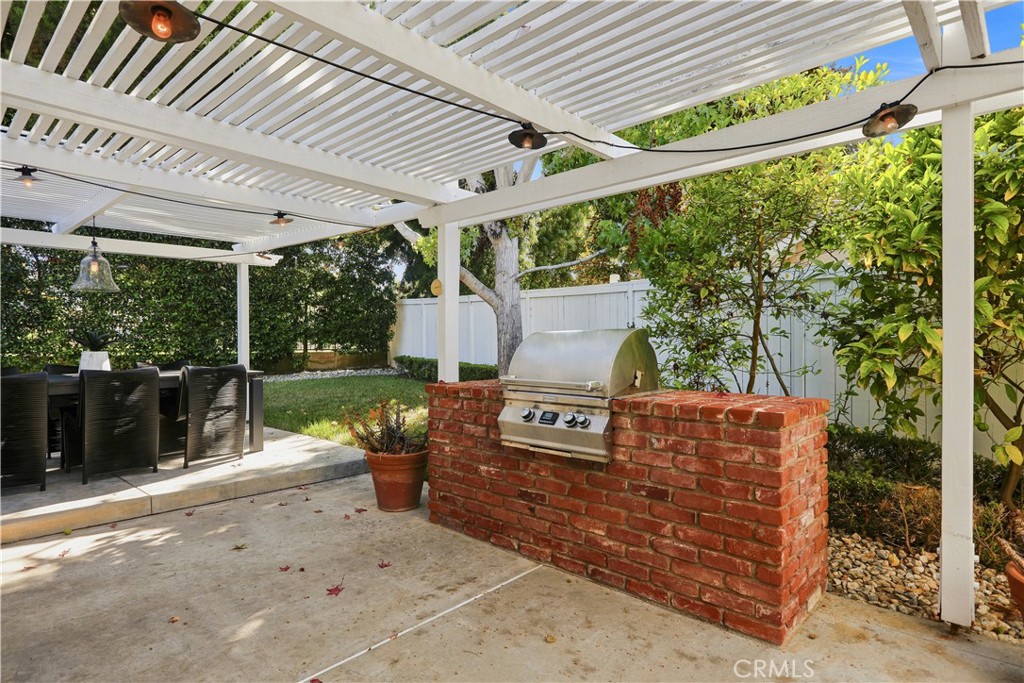 1844 Newport Hills E