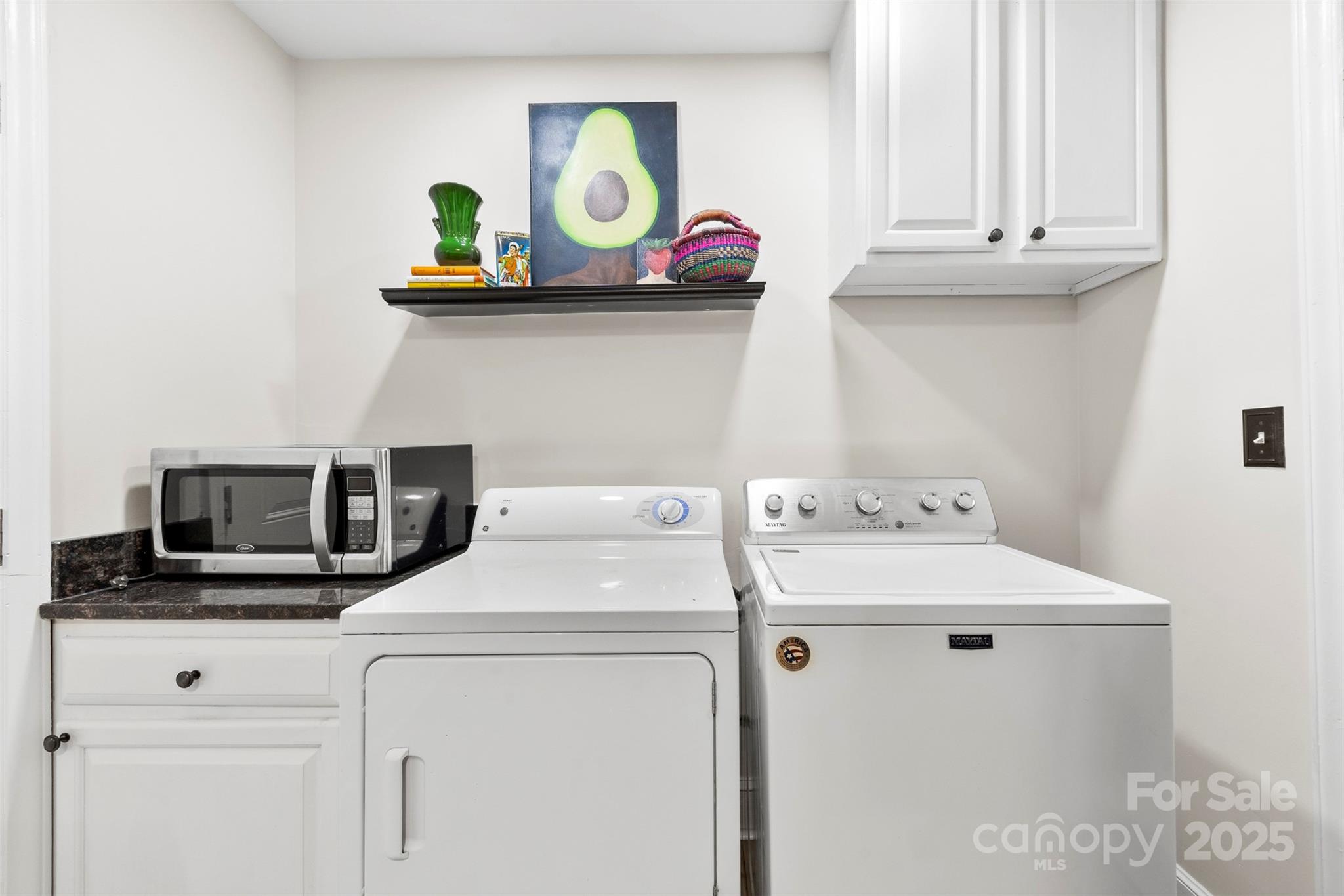 1126 E Woodlawn Road