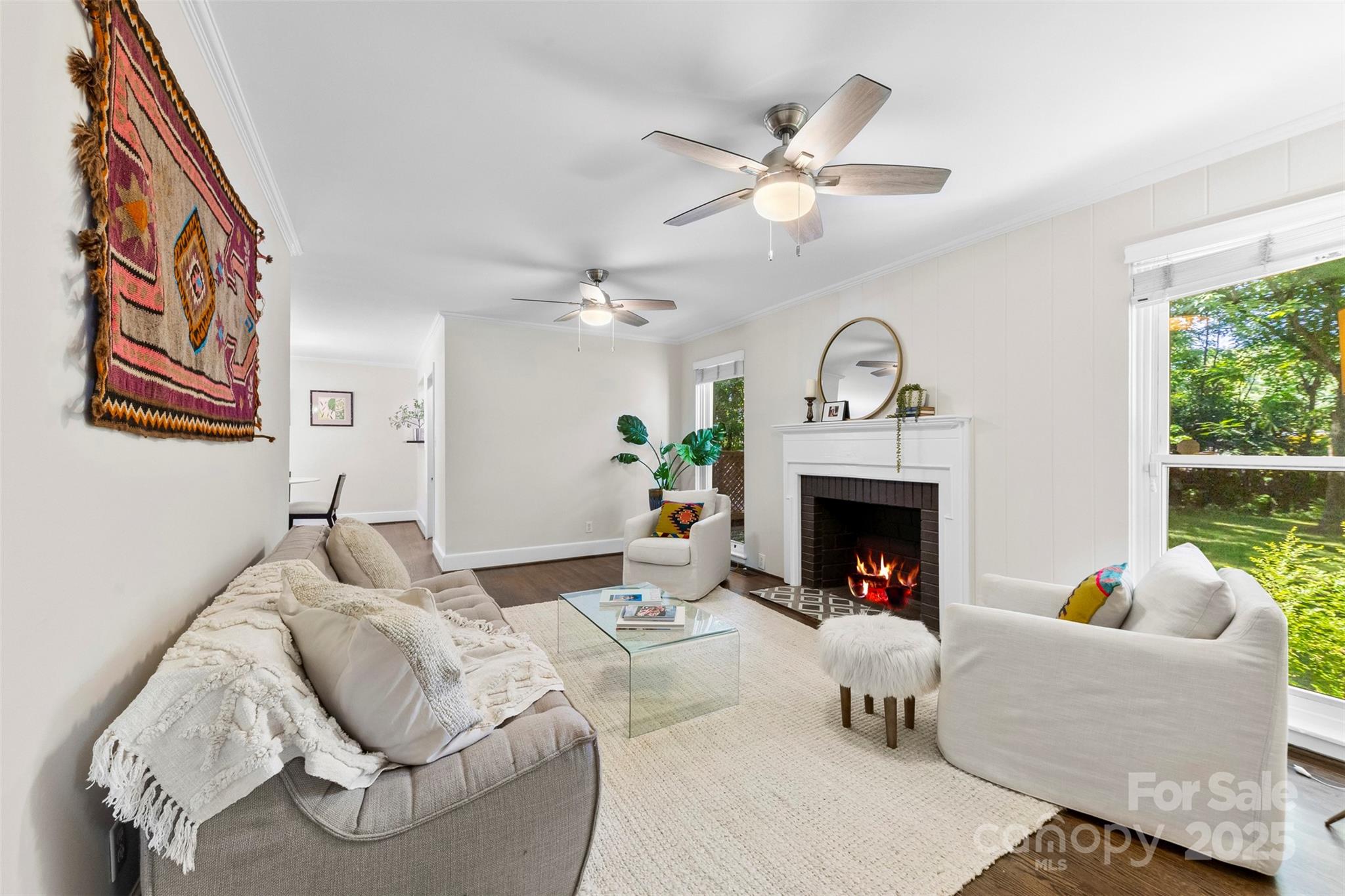 1126 E Woodlawn Road