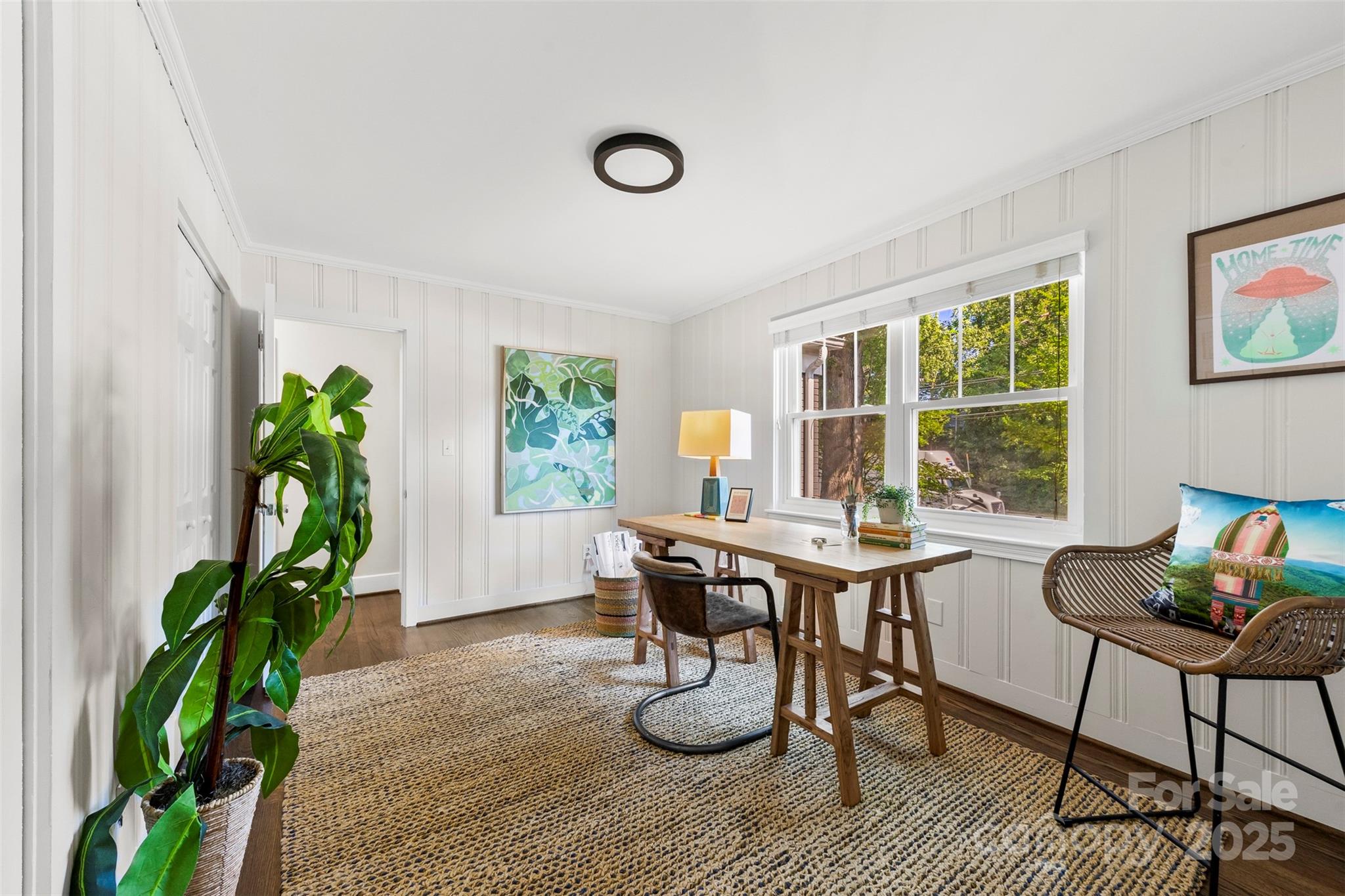 1126 E Woodlawn Road