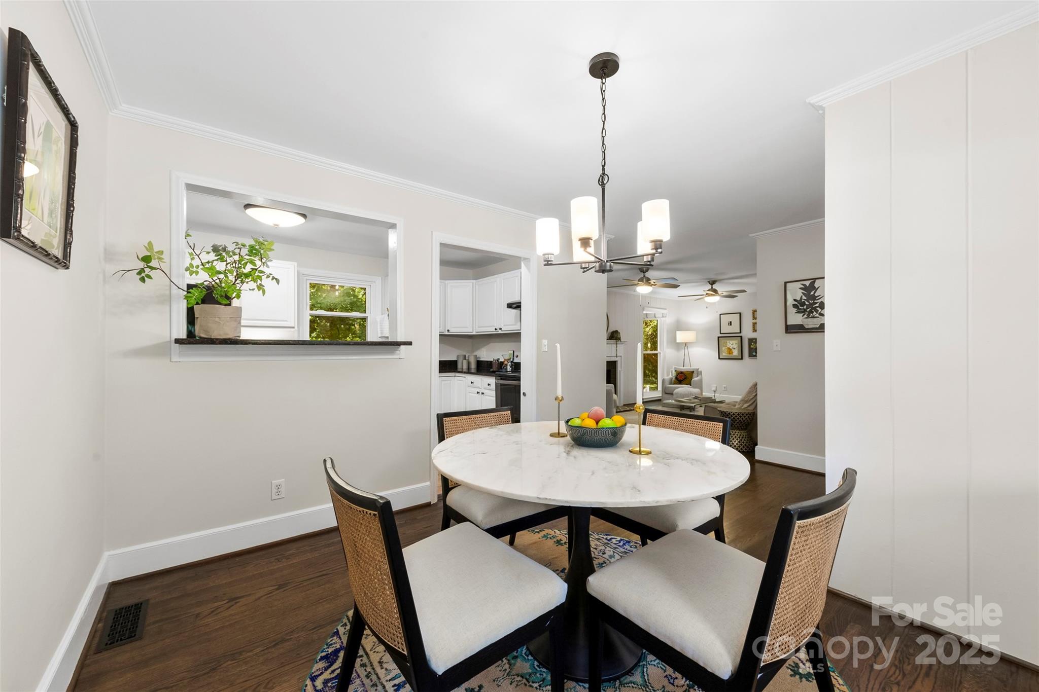 1126 E Woodlawn Road