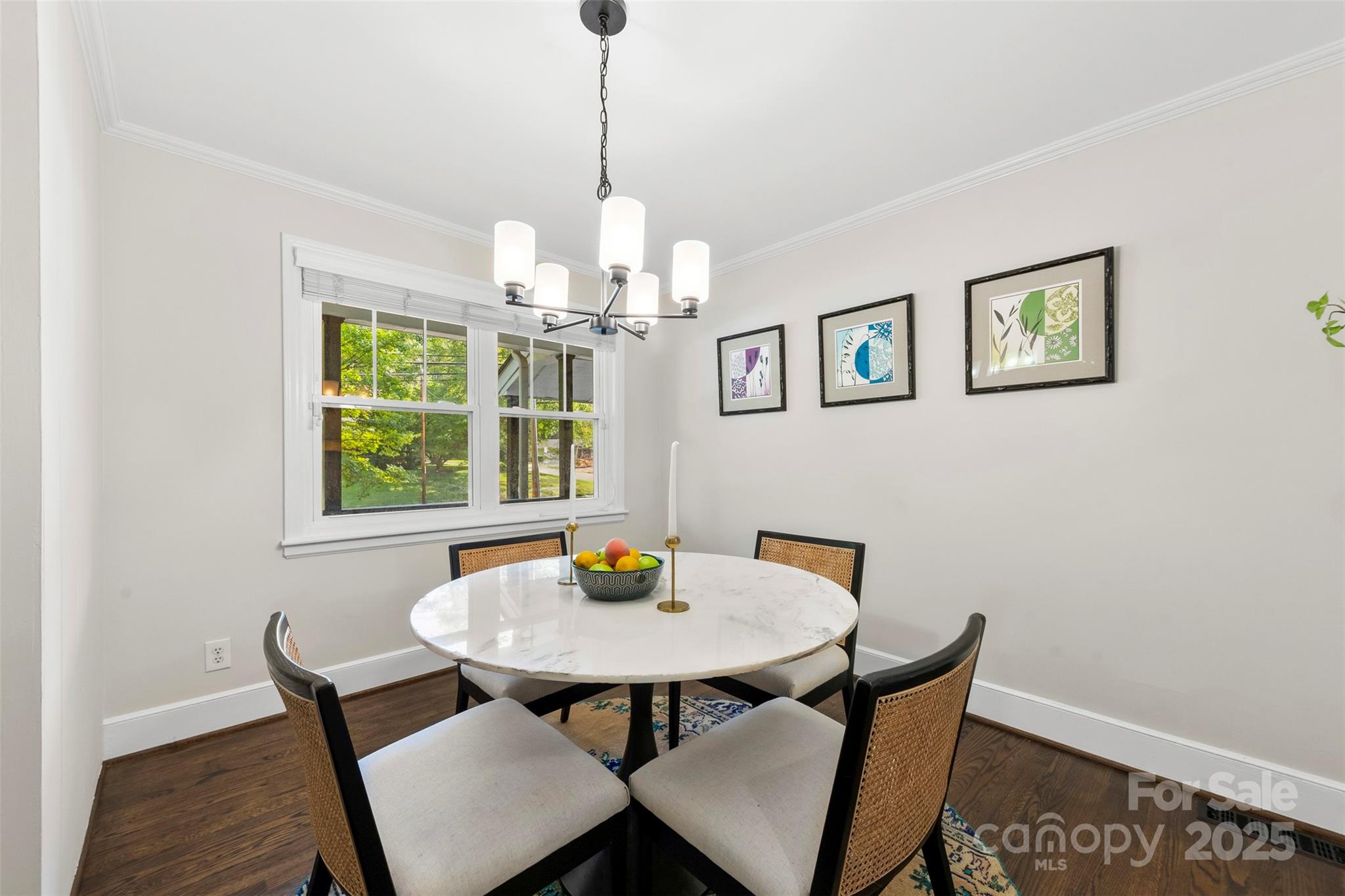 1126 E Woodlawn Road