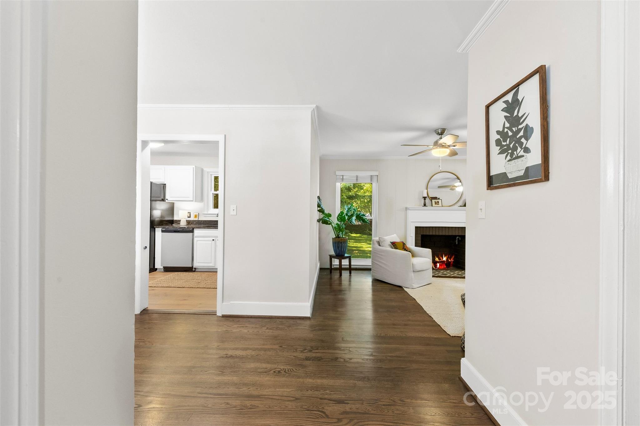 1126 E Woodlawn Road