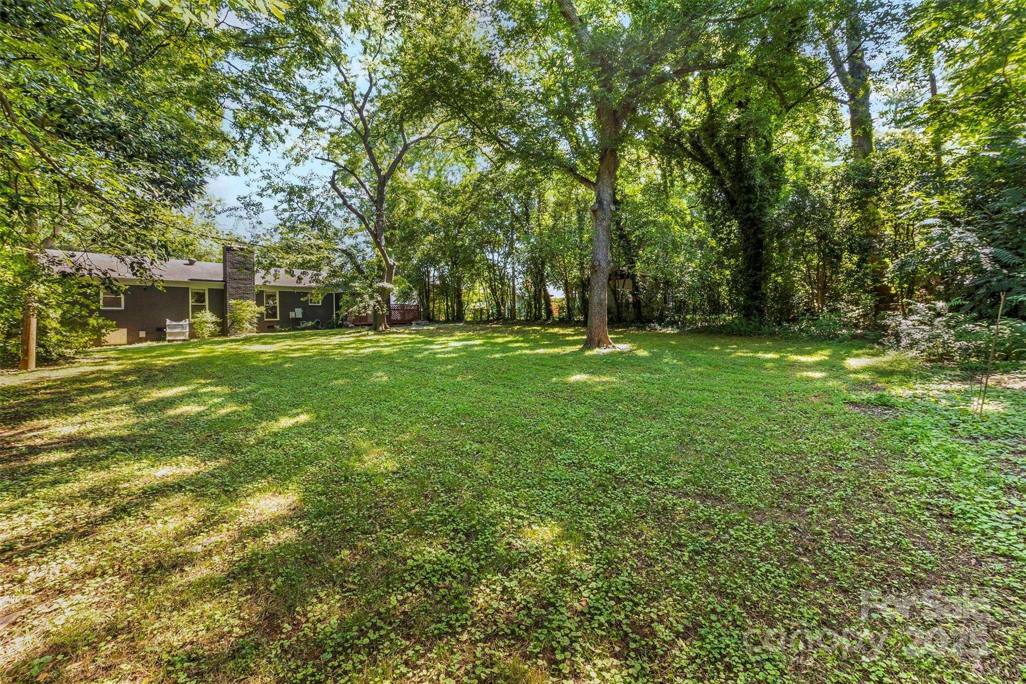 1126 E Woodlawn Road