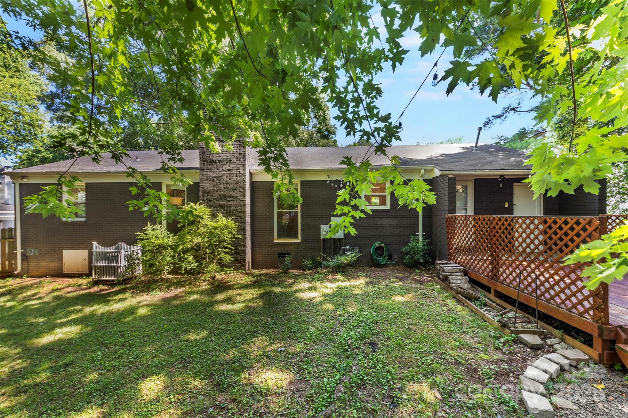 1126 E Woodlawn Road