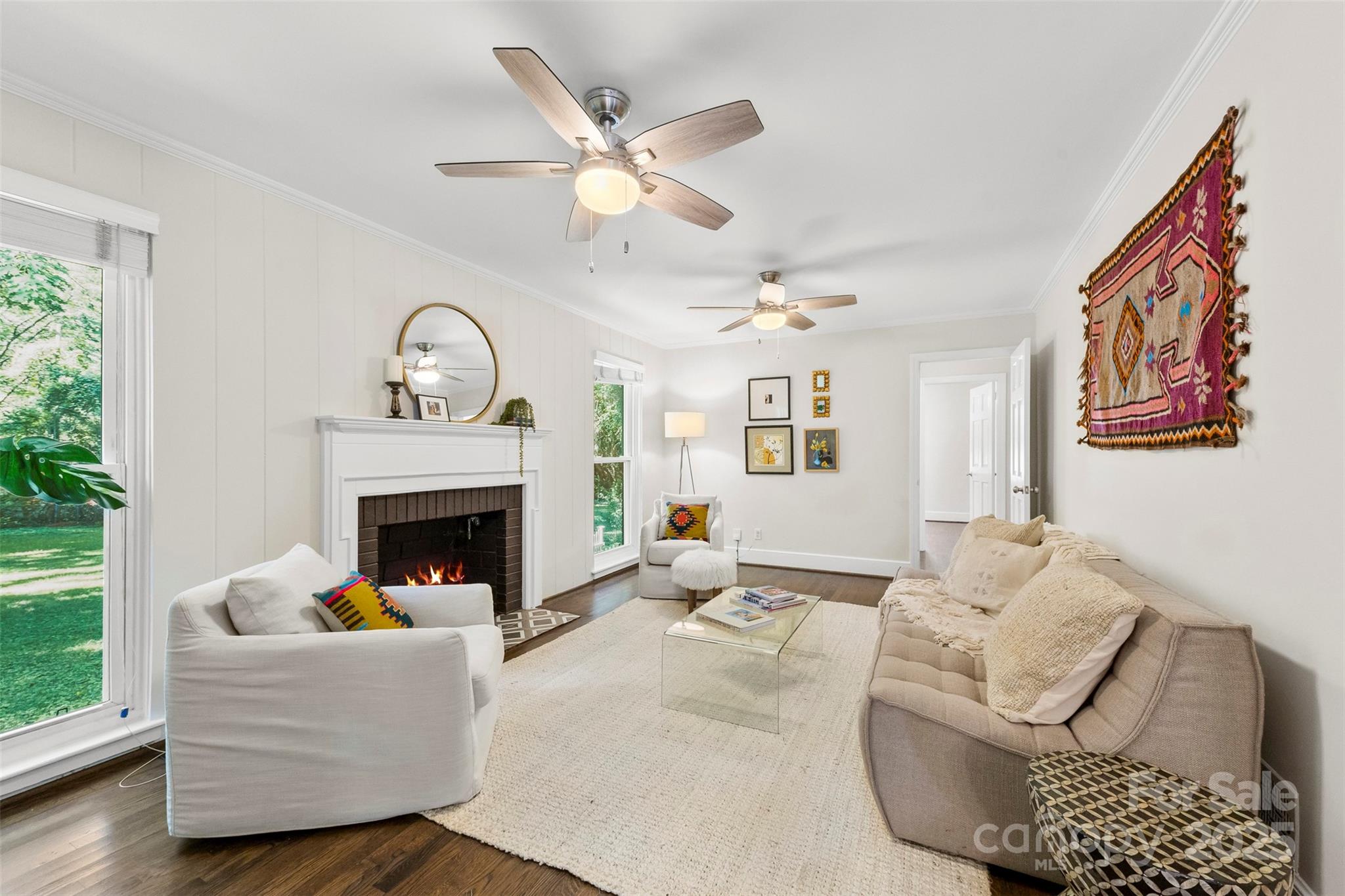 1126 E Woodlawn Road