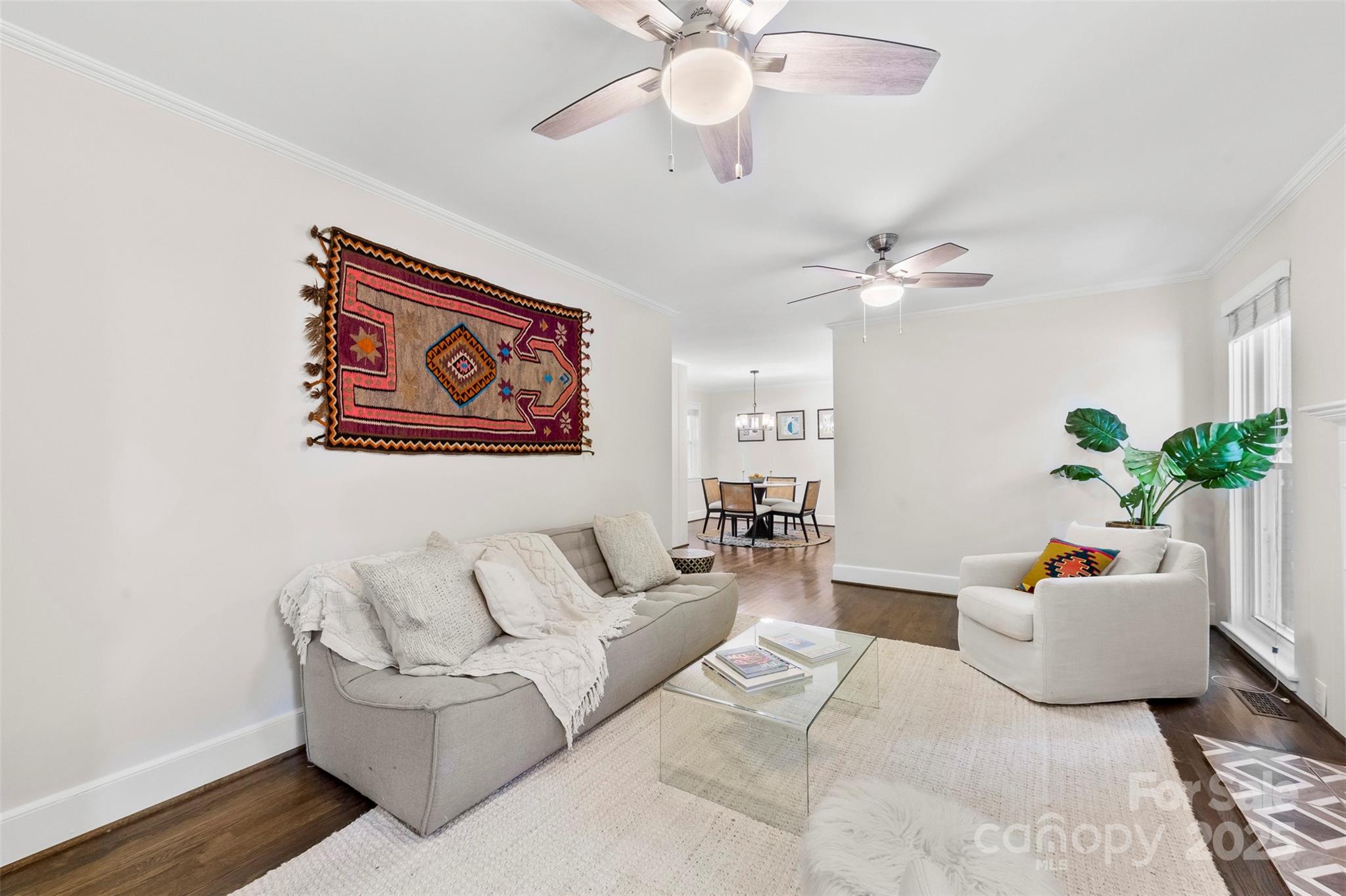 1126 E Woodlawn Road