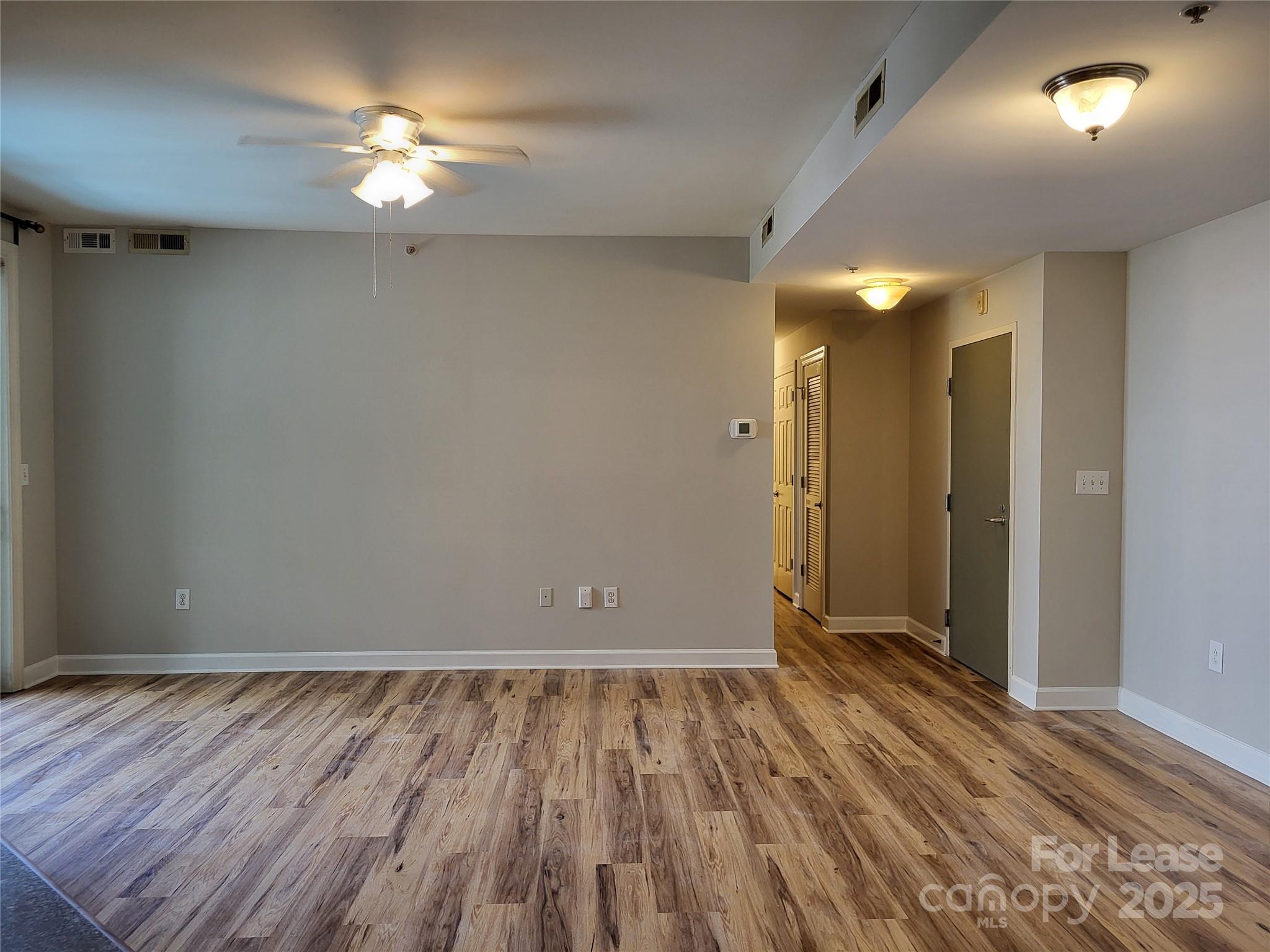 718 W Trade Street Unit: 203