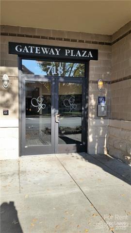 718 W Trade Street Unit: 203