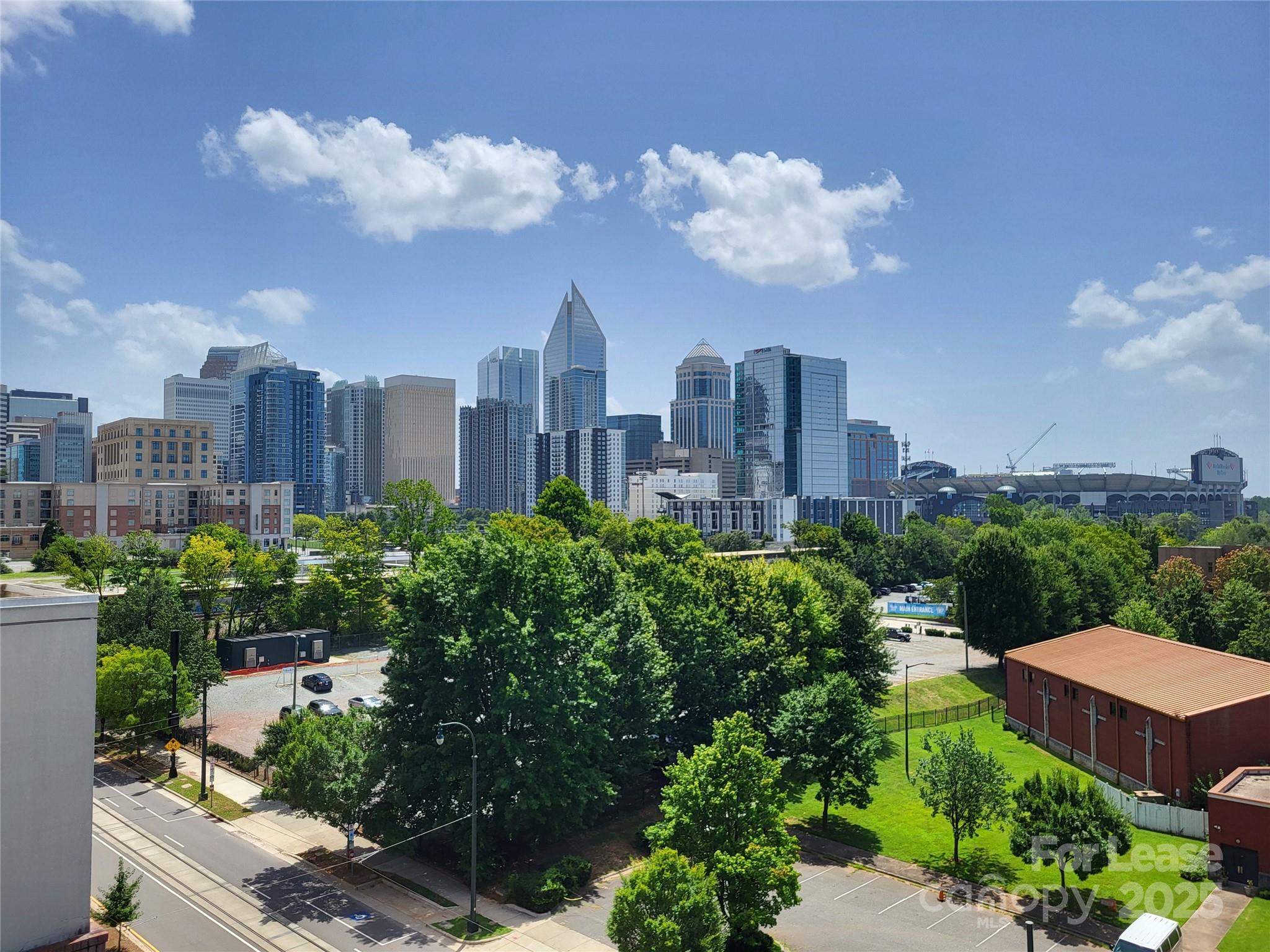 718 W Trade Street Unit: 203