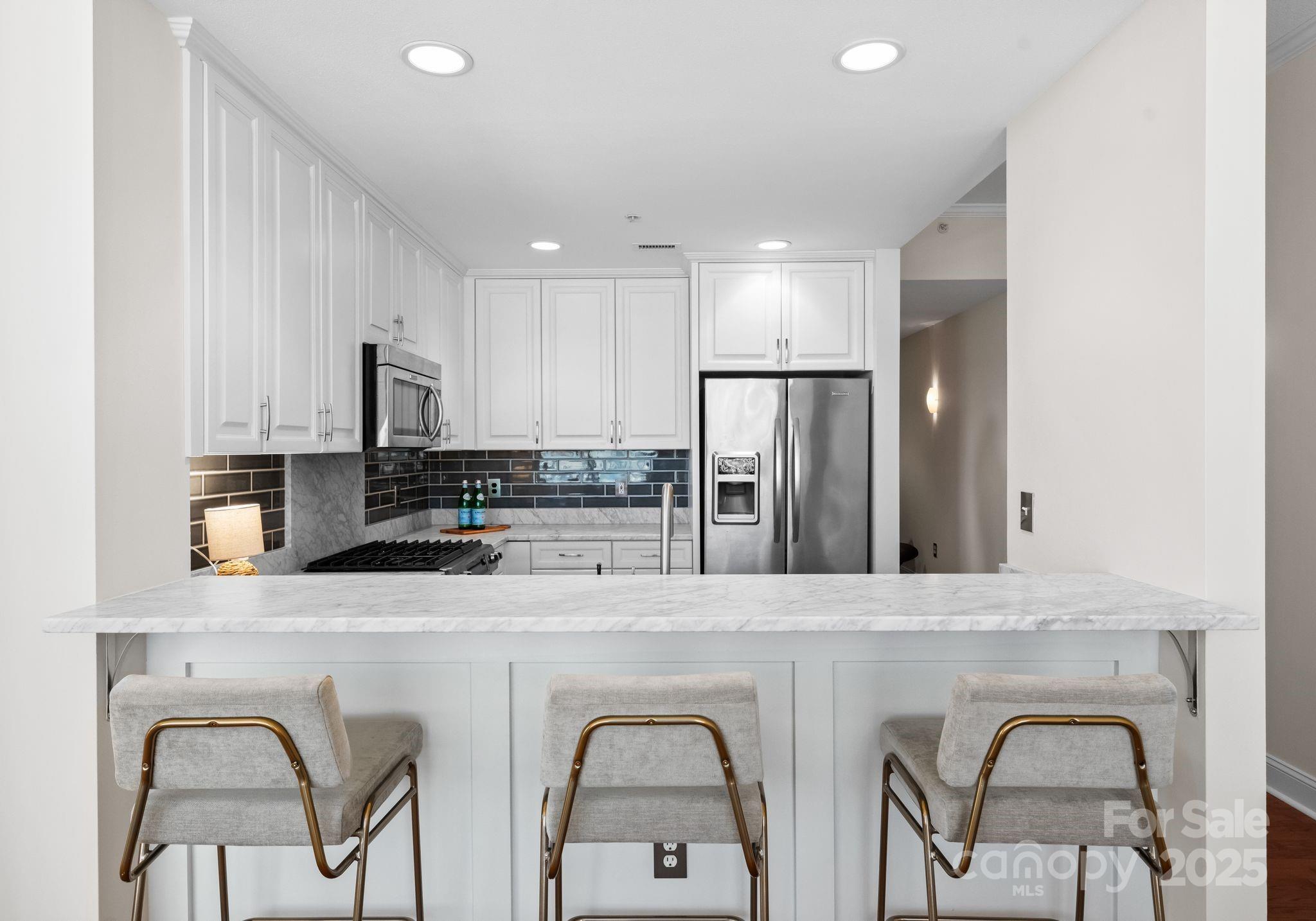 315 Arlington Avenue Unit: 1601