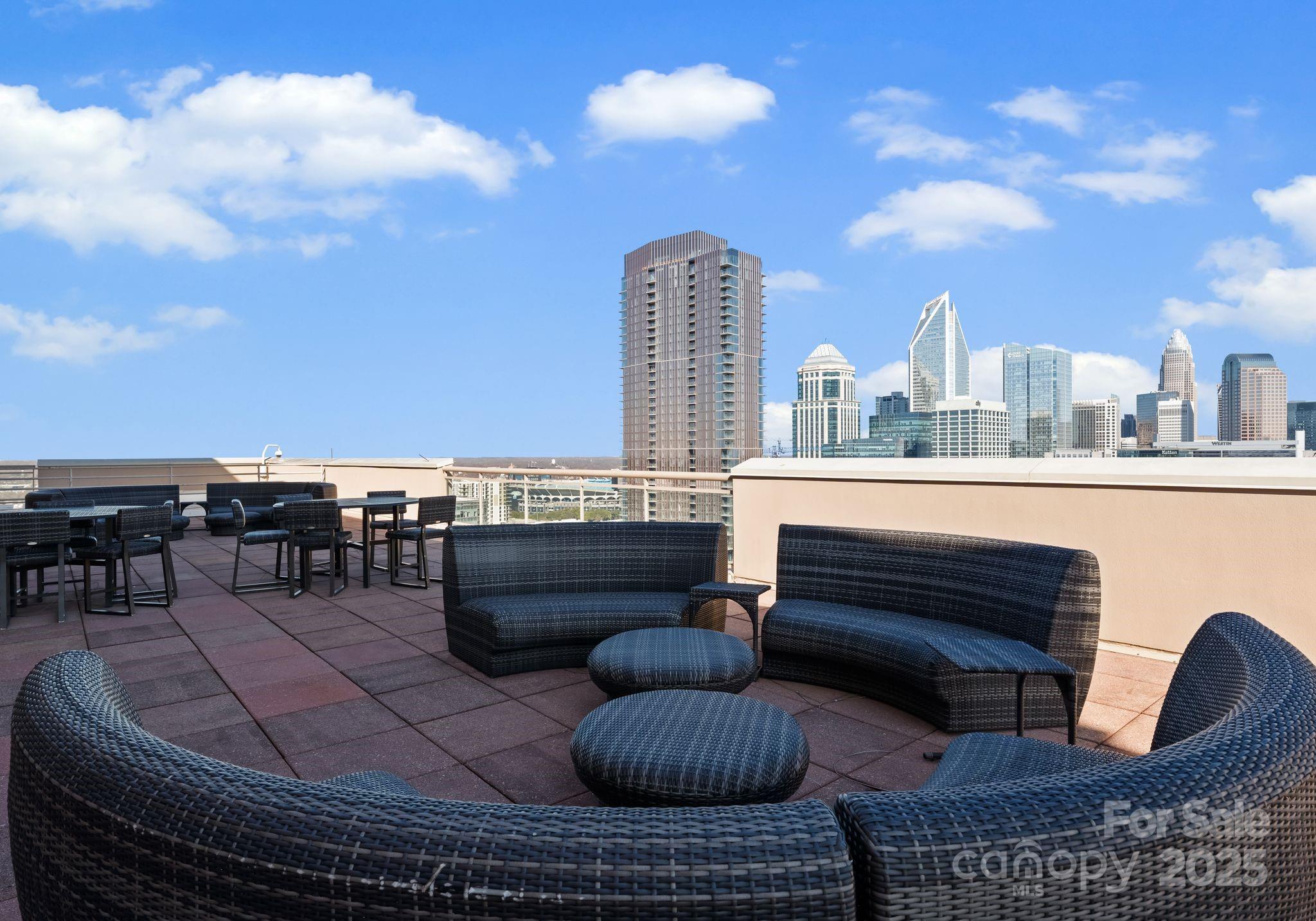 315 Arlington Avenue Unit: 1601