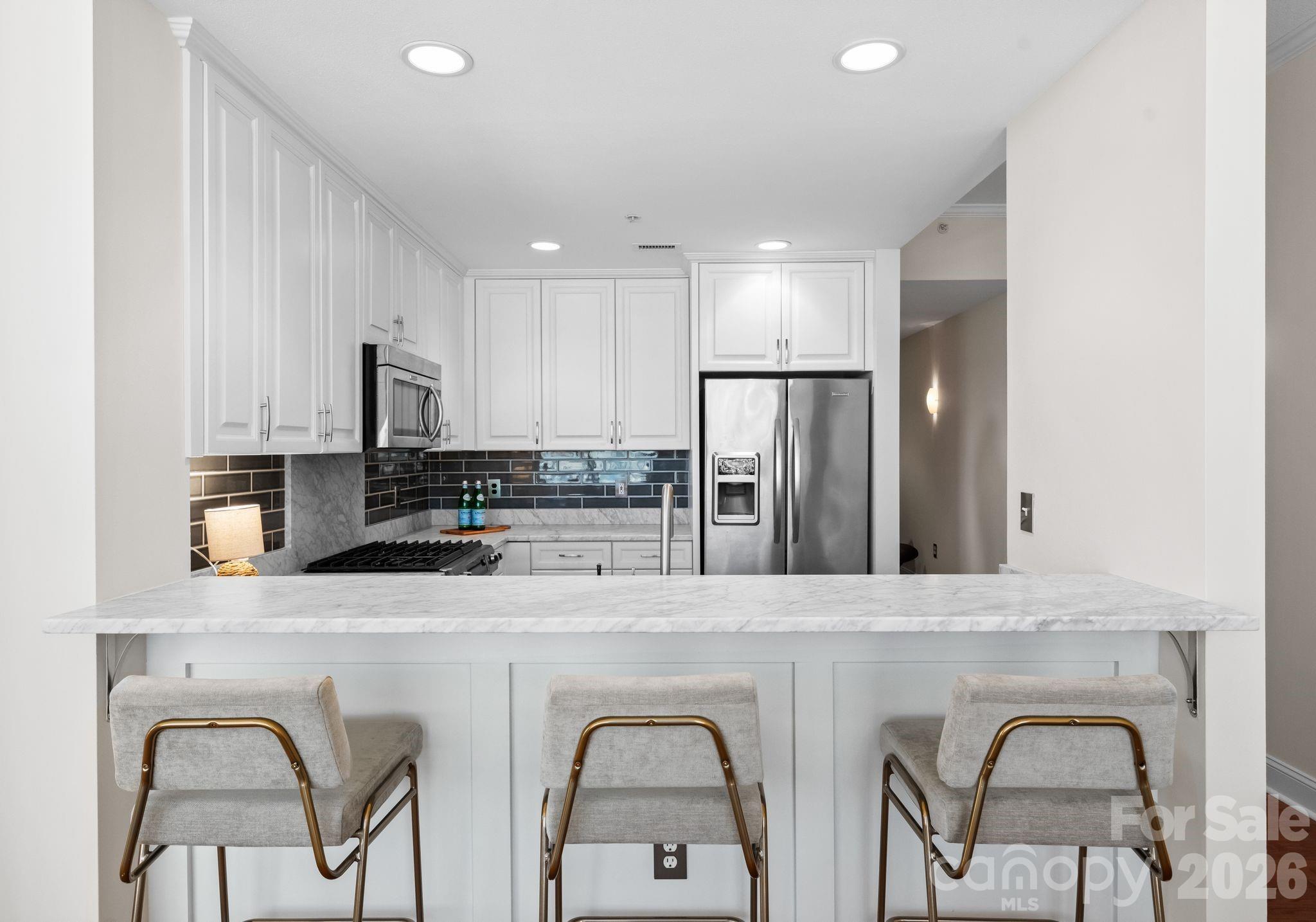 315 Arlington Avenue Unit: 1601