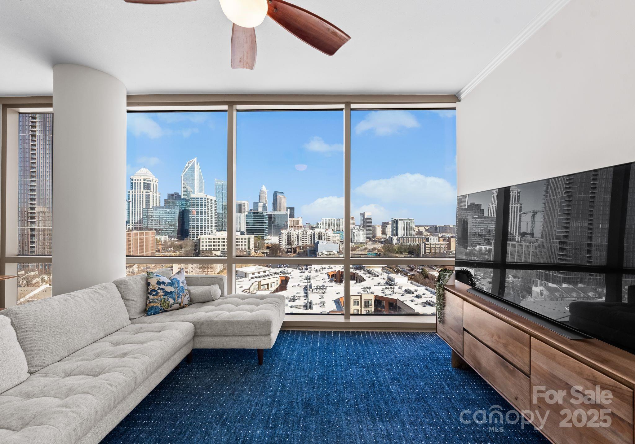 315 Arlington Avenue Unit: 1601