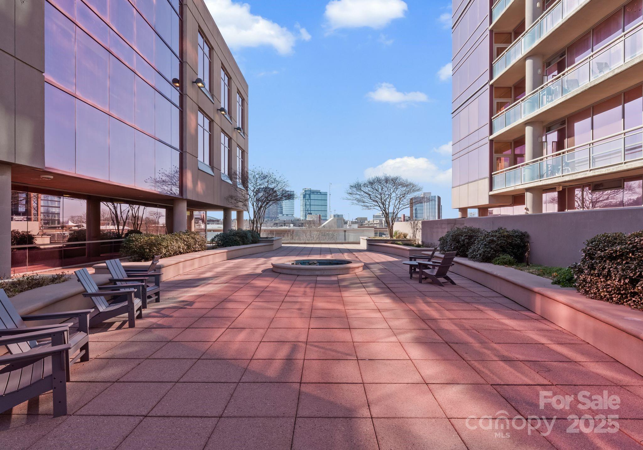 315 Arlington Avenue Unit: 1601
