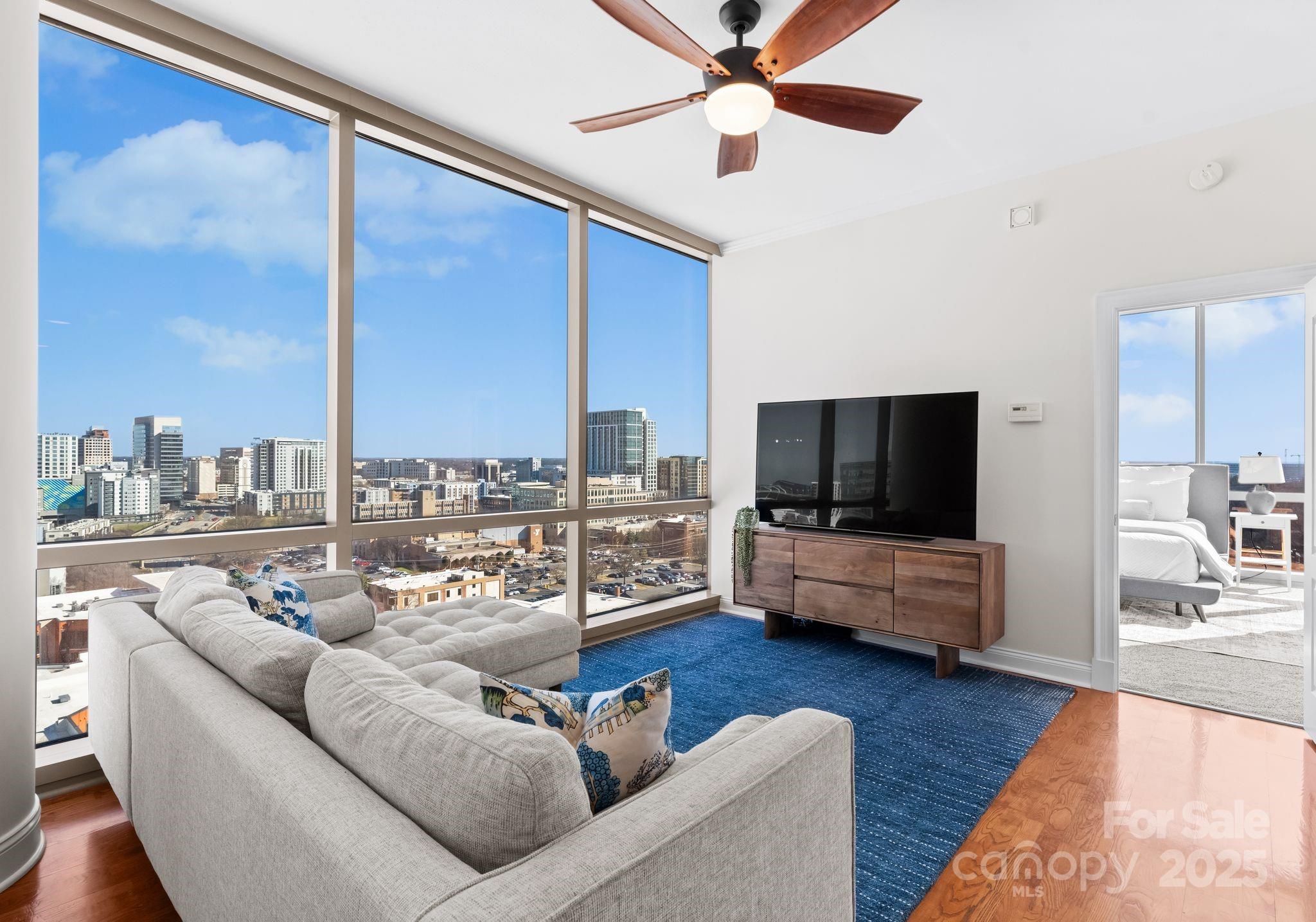 315 Arlington Avenue Unit: 1601