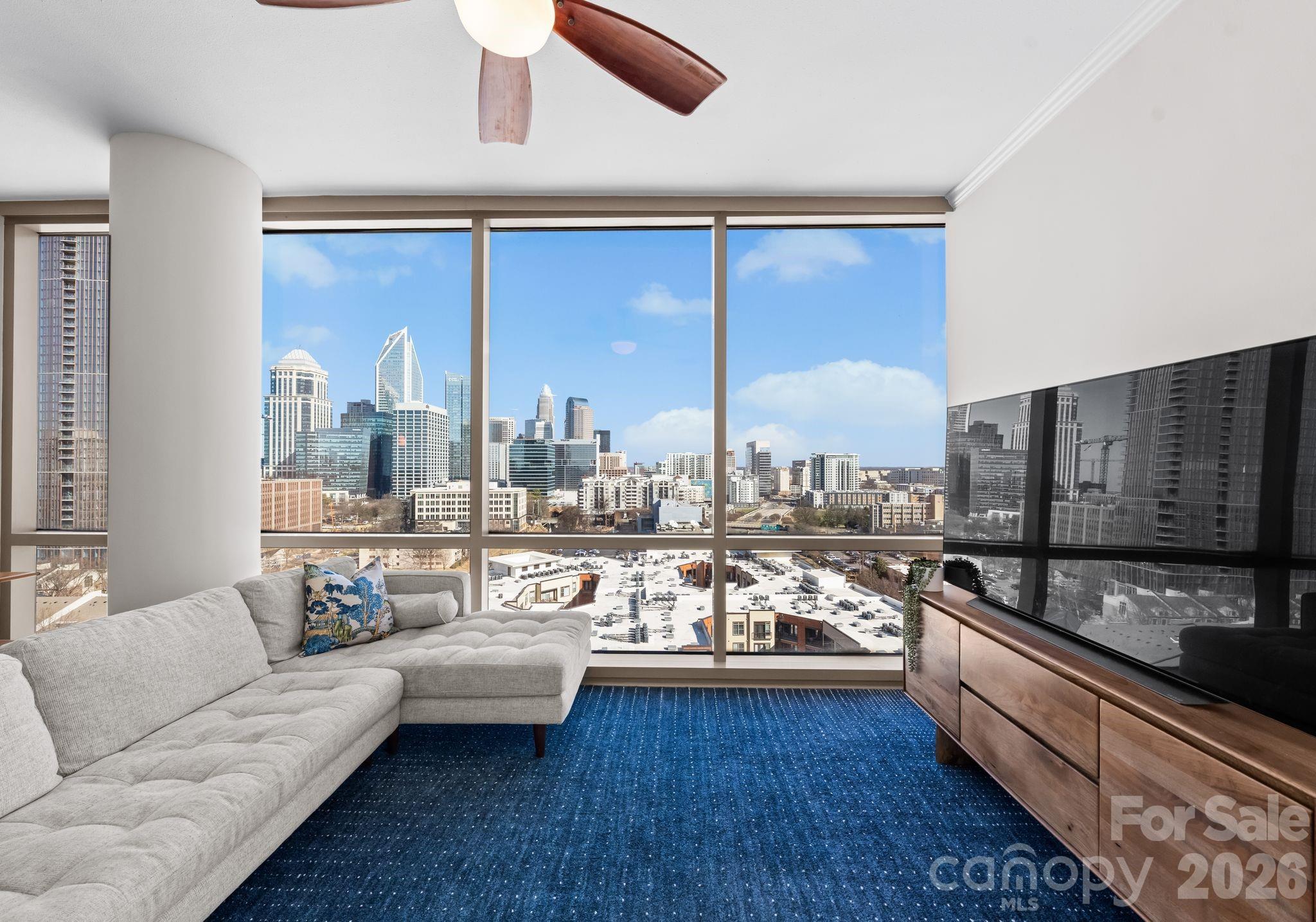 315 Arlington Avenue Unit: 1601