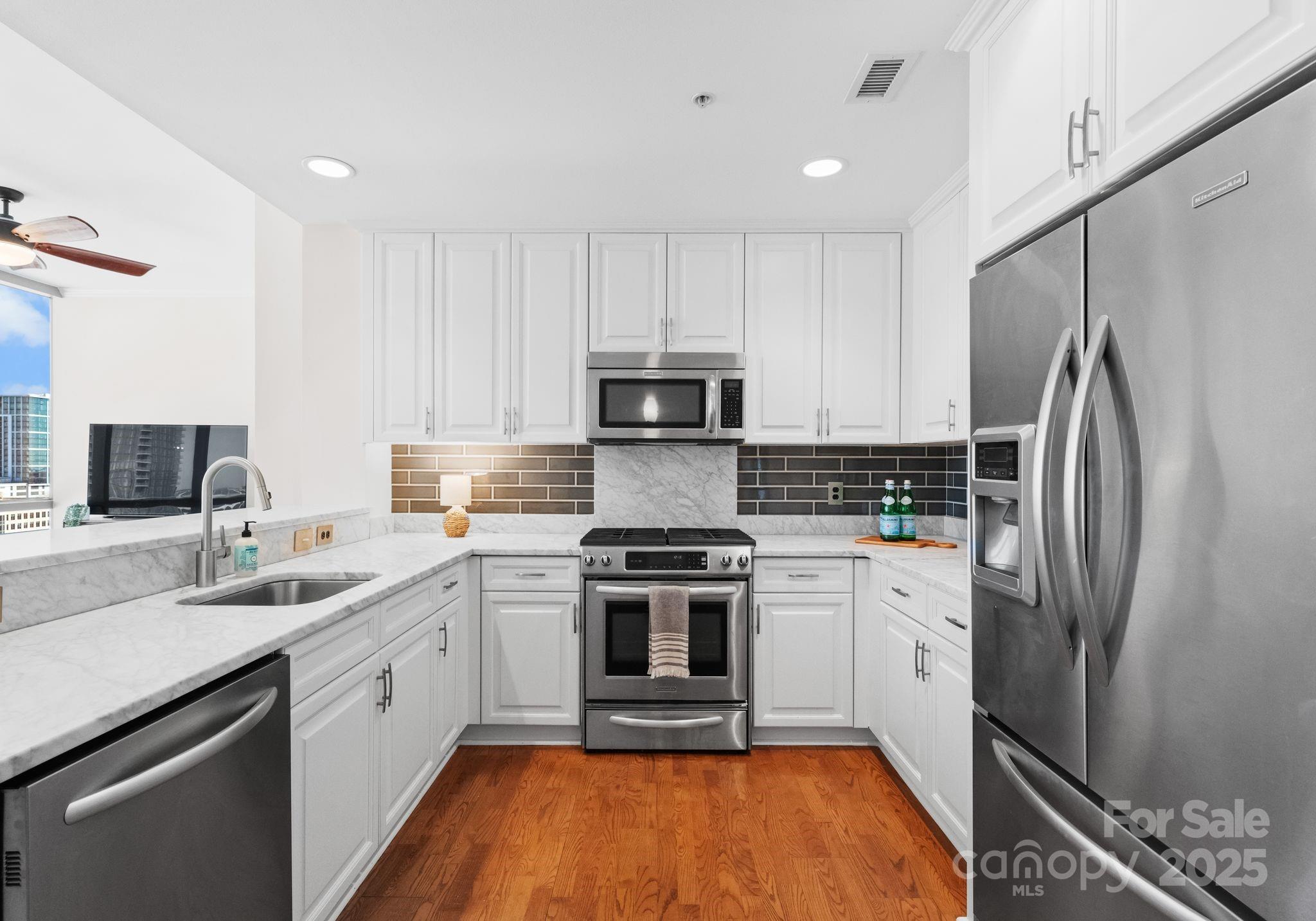 315 Arlington Avenue Unit: 1601