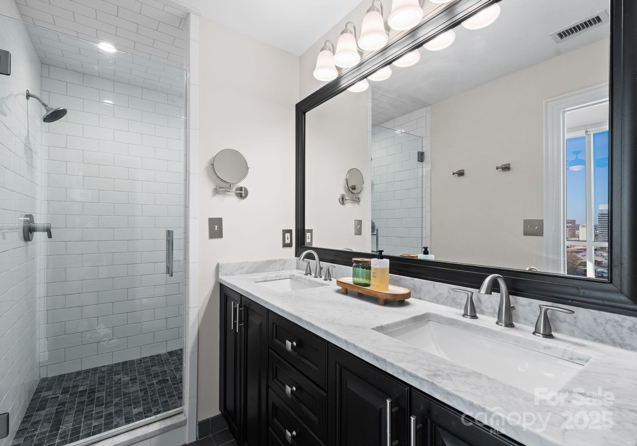 315 Arlington Avenue Unit: 1601