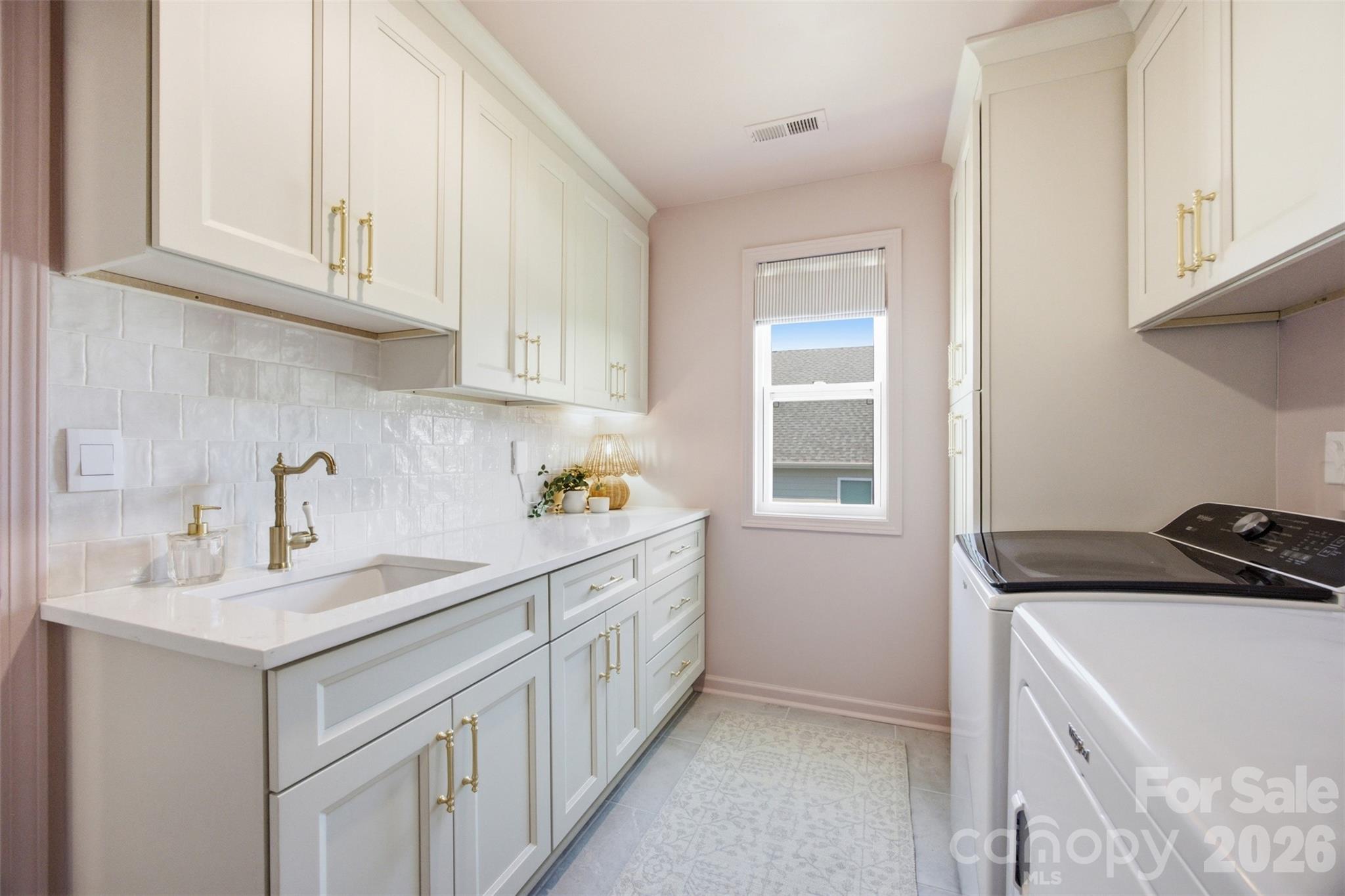 5821 Casper Drive
