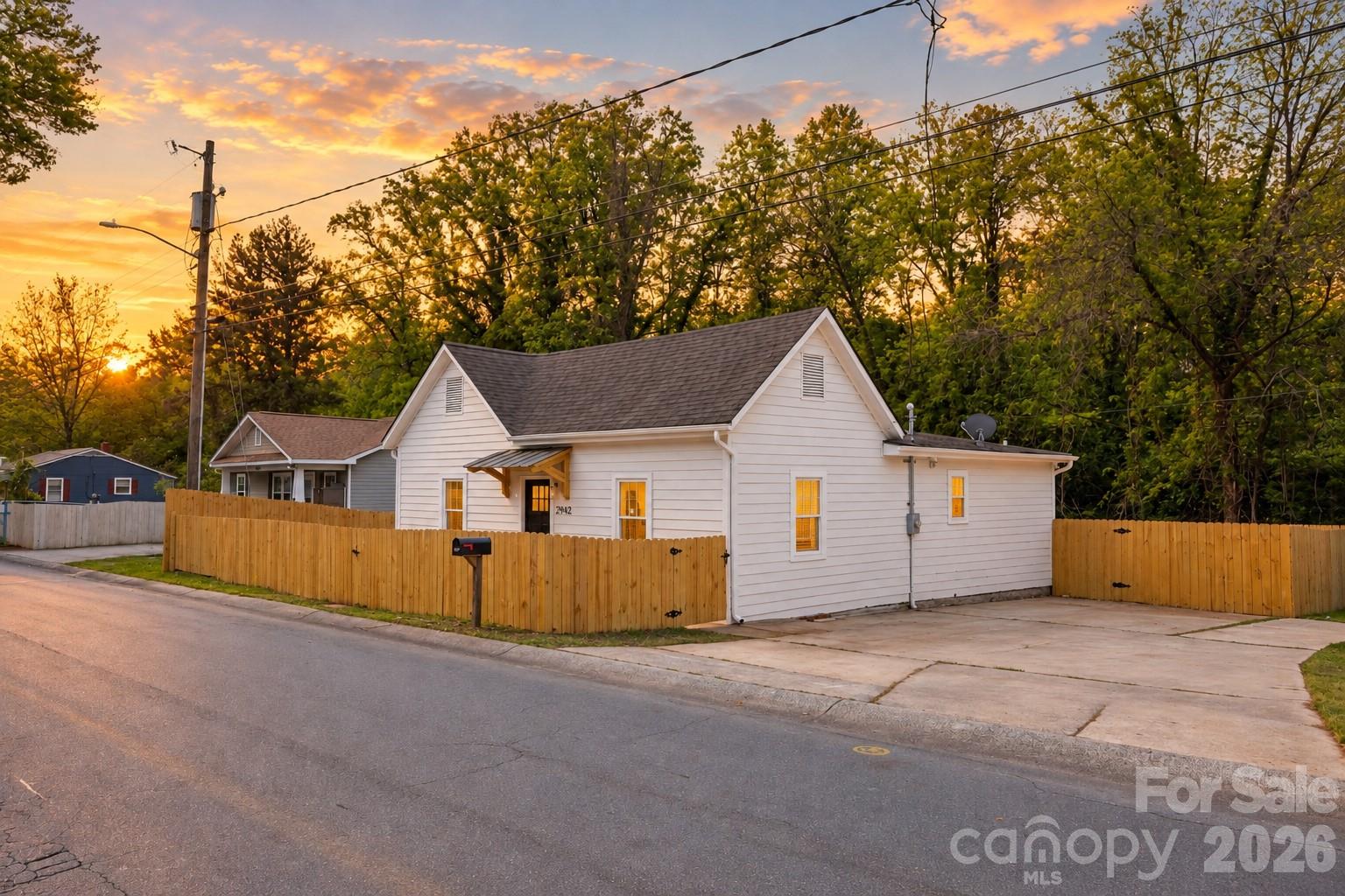 2942 Reid Avenue