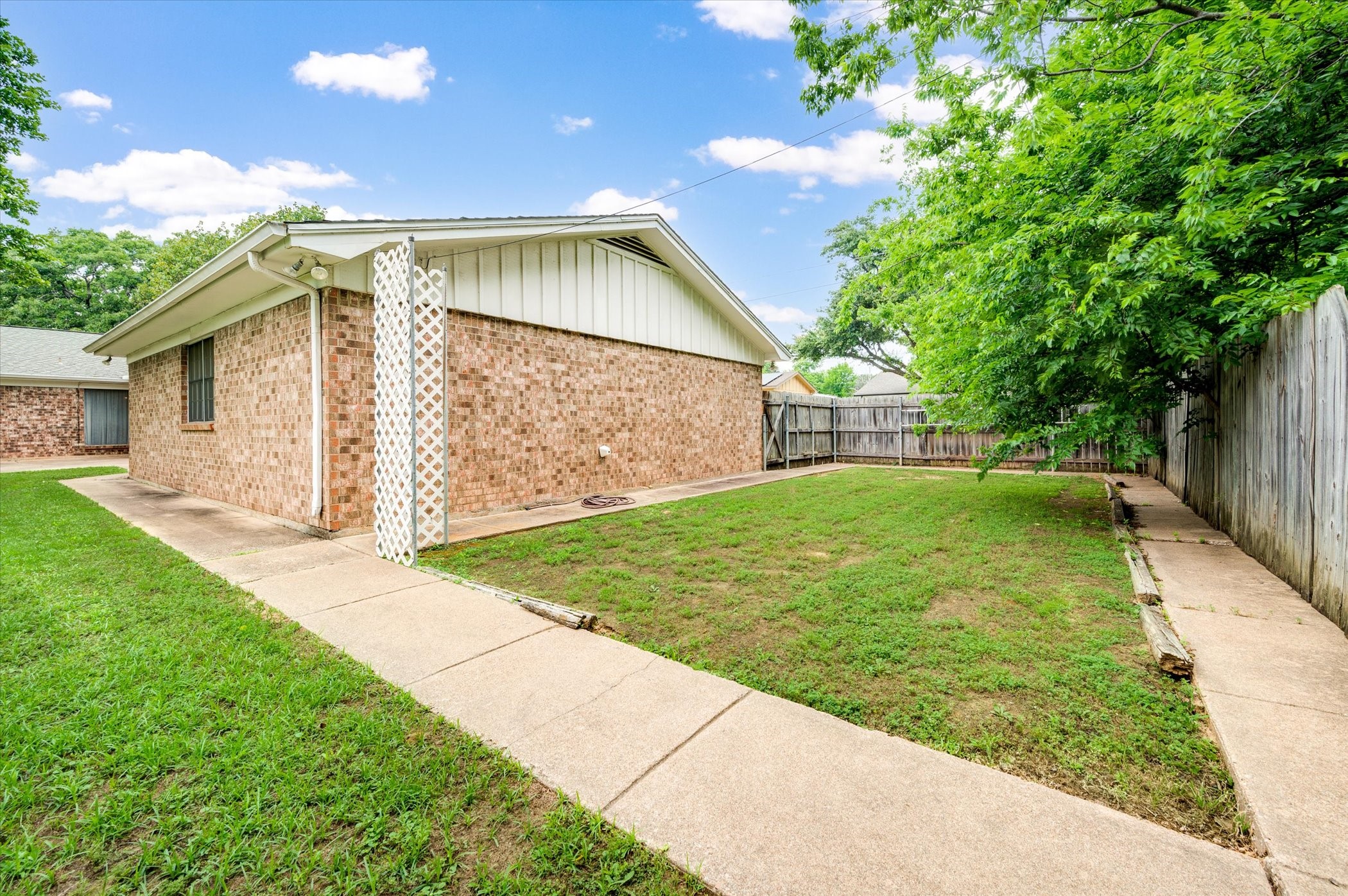 3632 Brown Trail