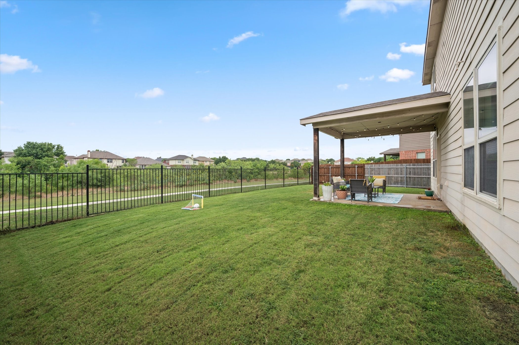 8729 Golden Sunset Trail