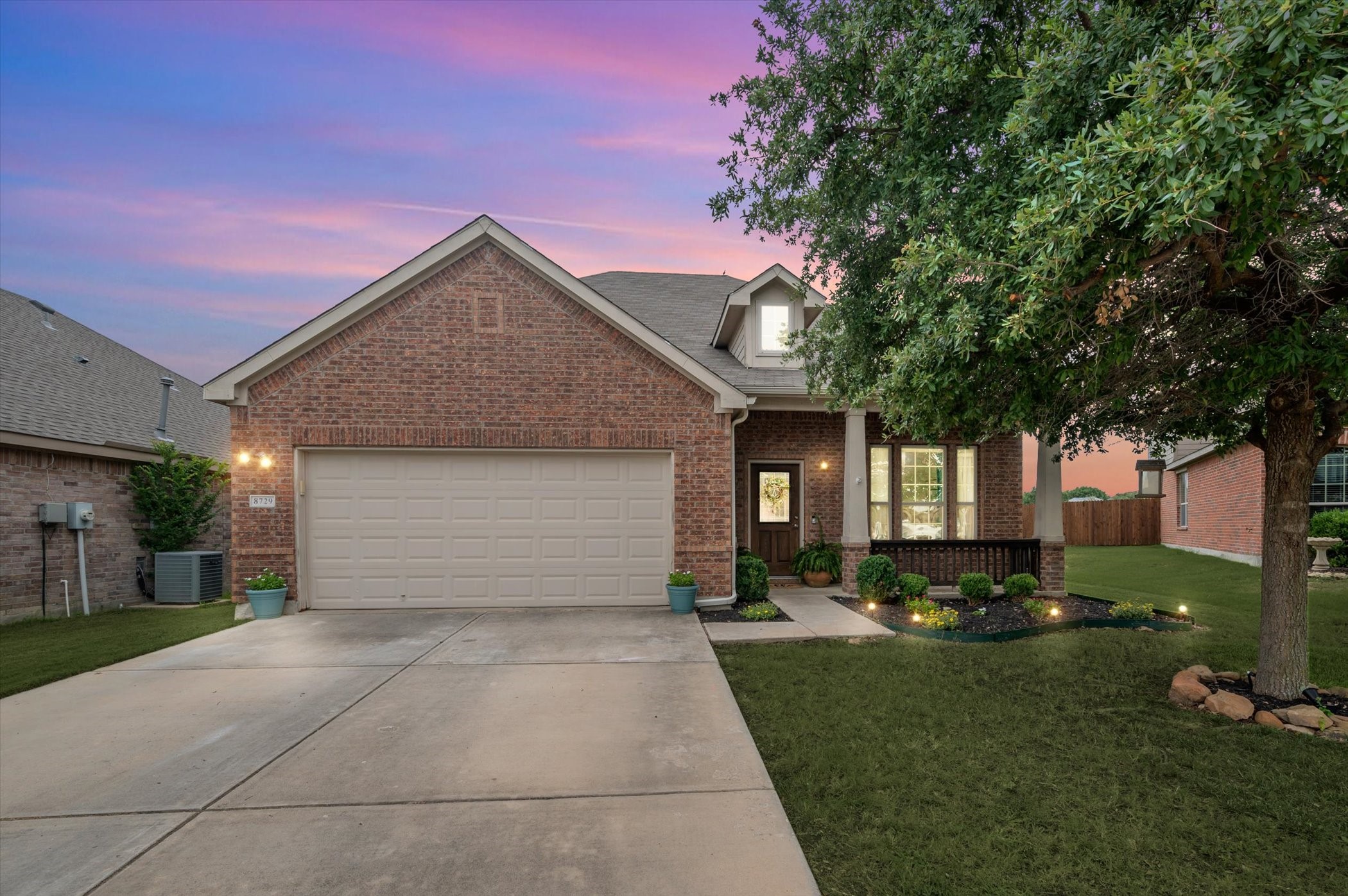 8729 Golden Sunset Trail