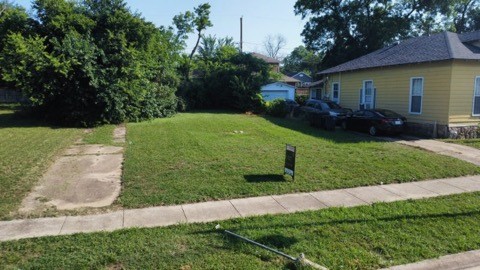 1124 E Annie Street