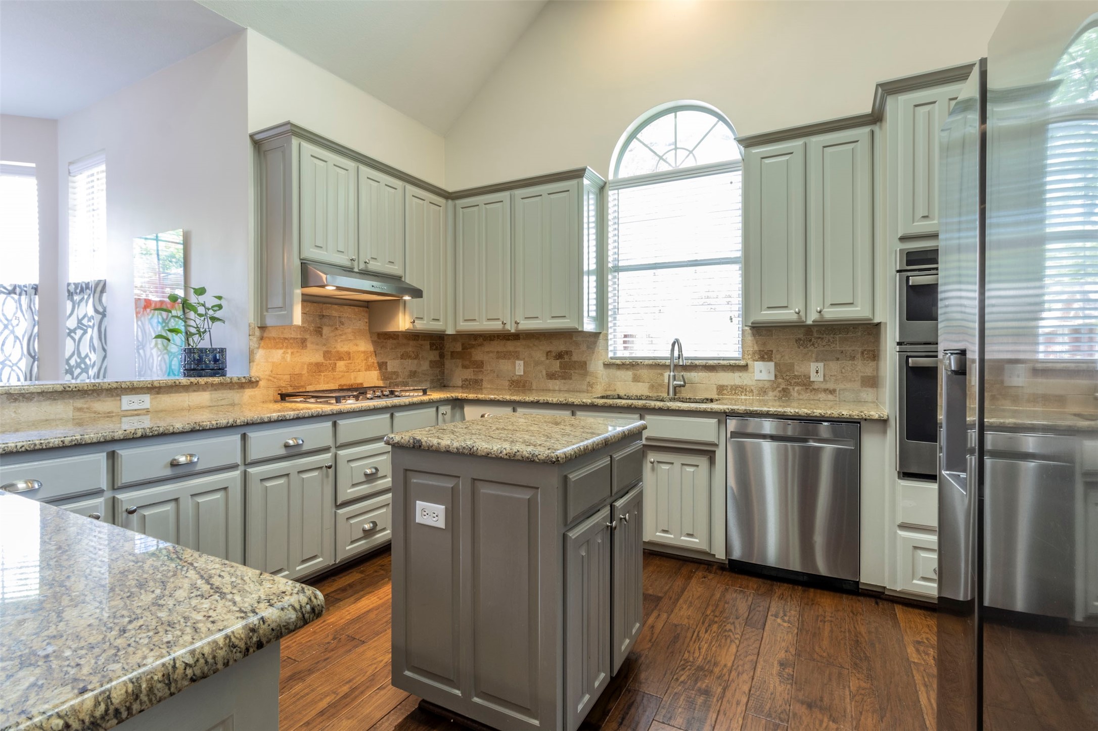 908 Dogwood Court