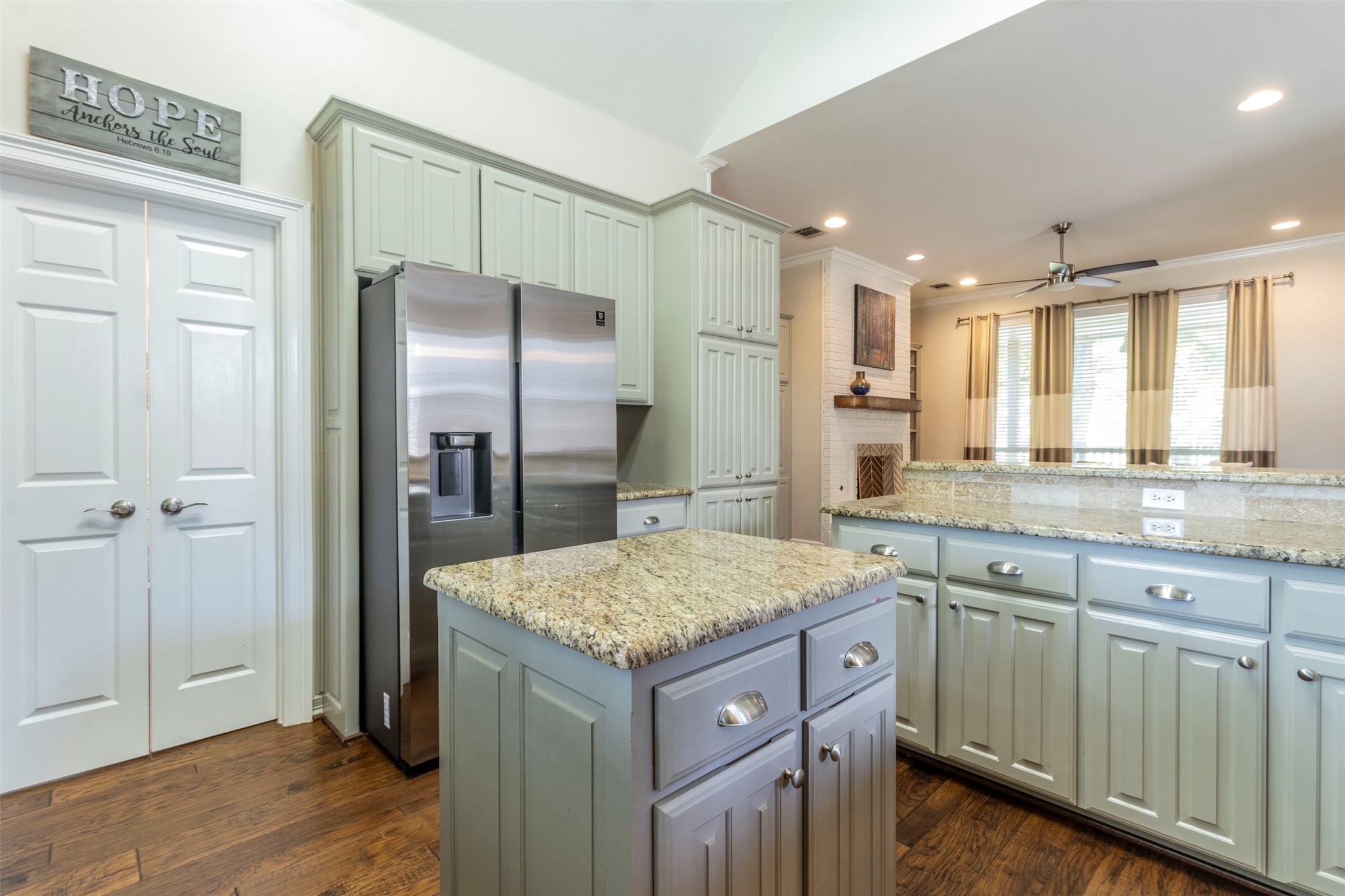 908 Dogwood Court