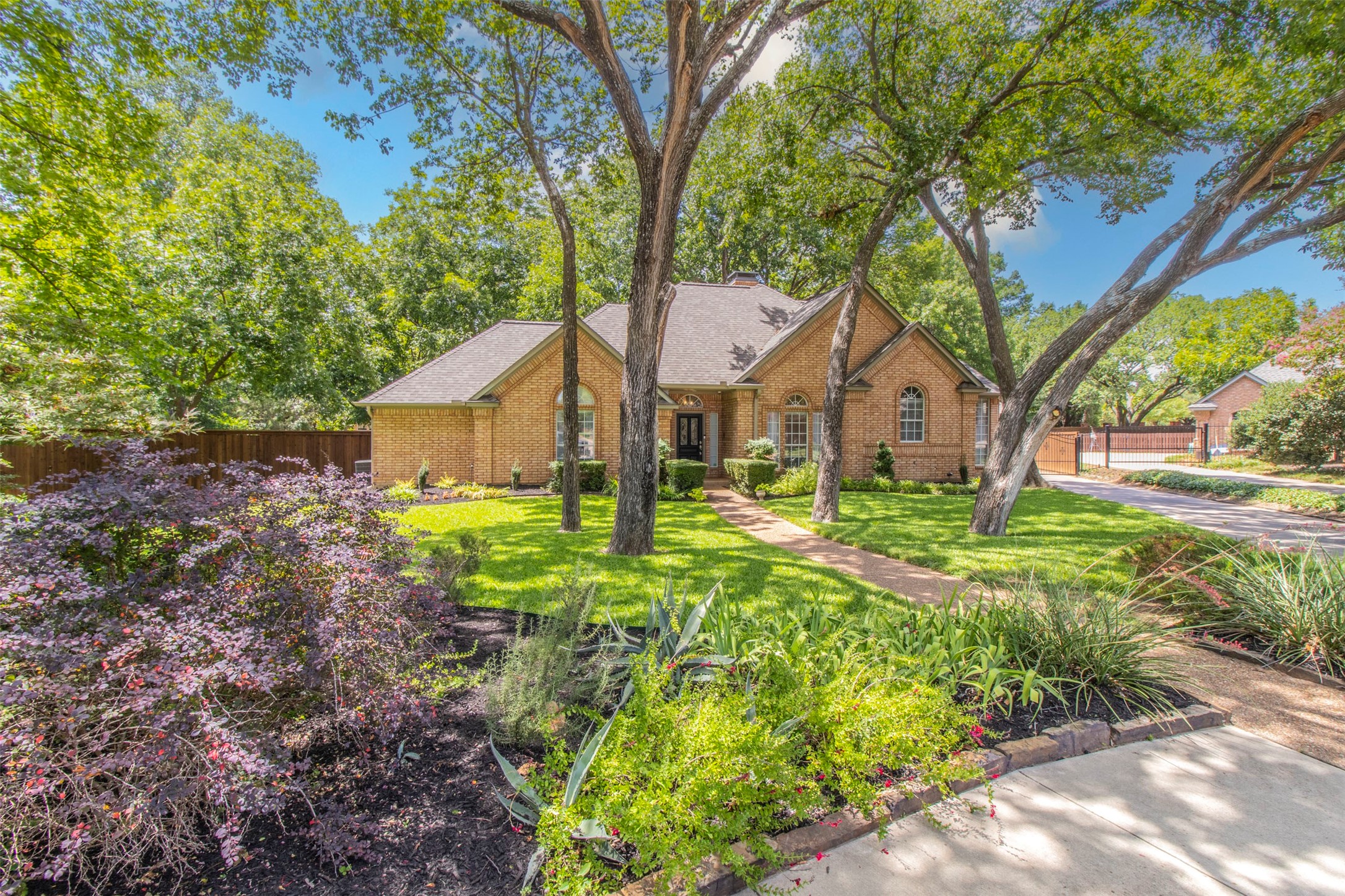 908 Dogwood Court