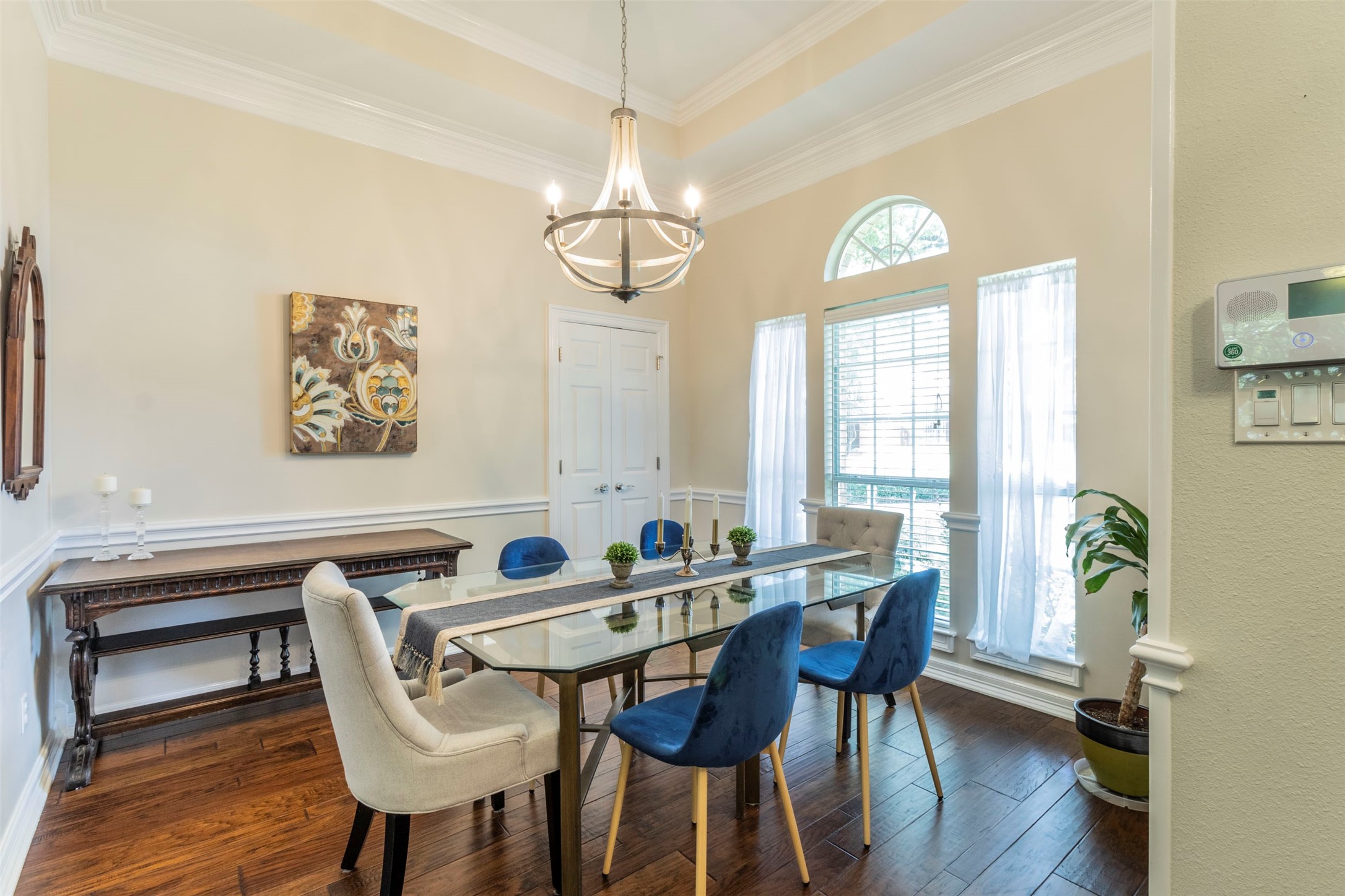 908 Dogwood Court