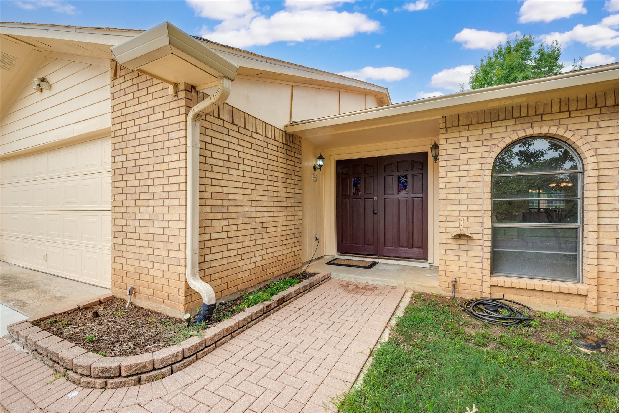 2600 Meadowview Drive