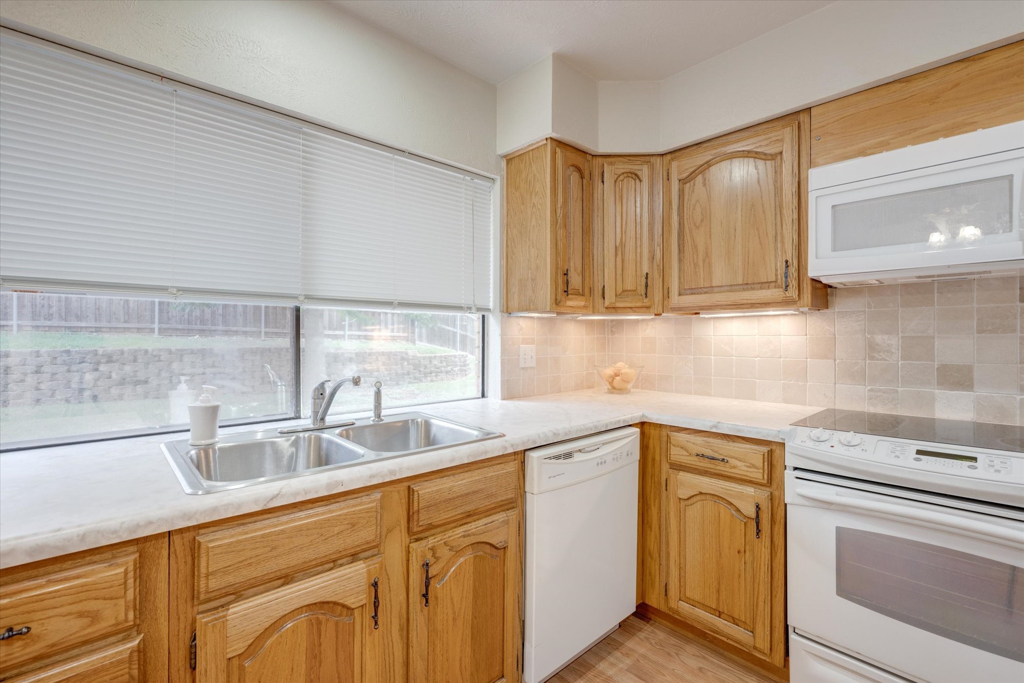 2600 Meadowview Drive