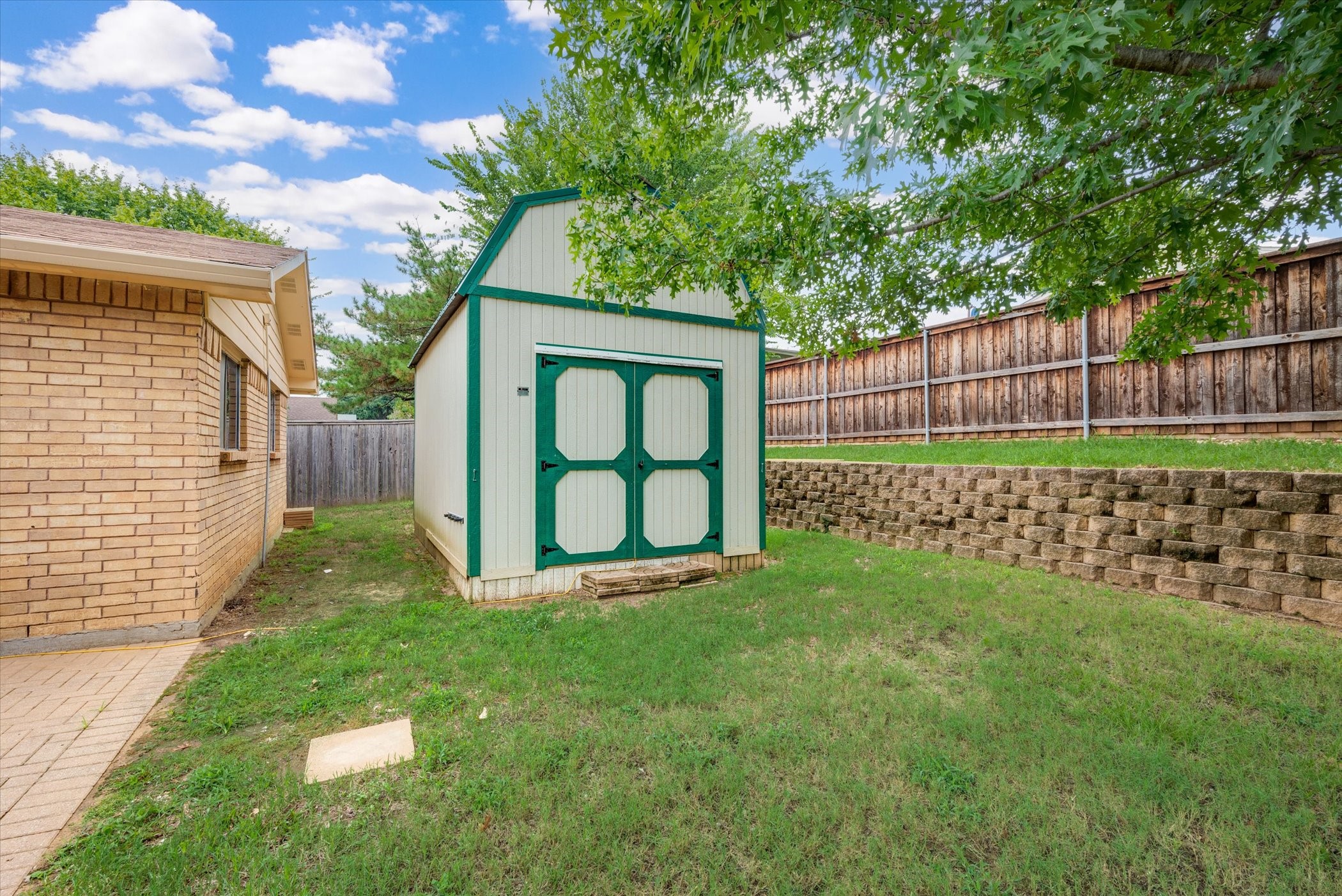 2600 Meadowview Drive