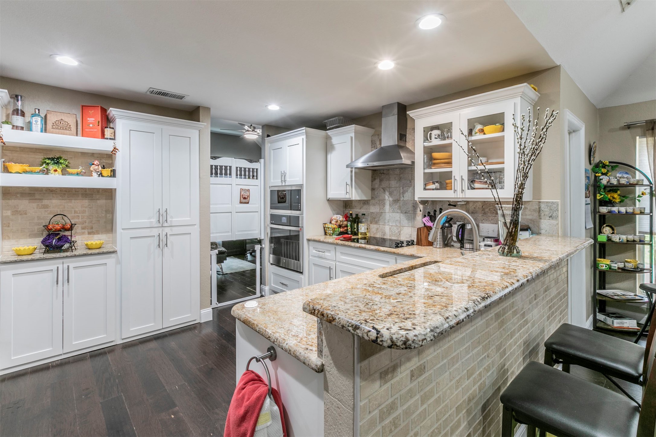 6352 Meadow Lakes Drive