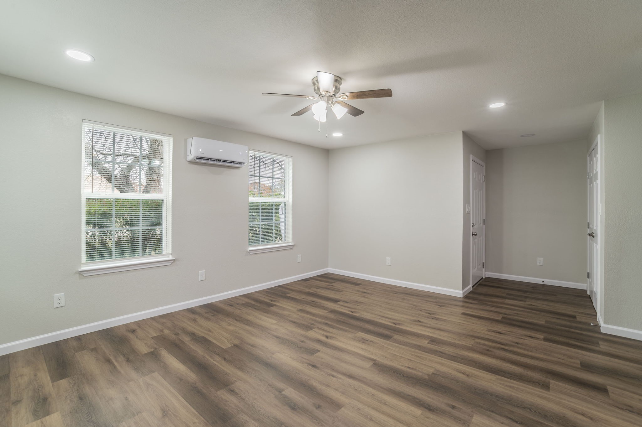 4901 Curzon Avenue 105