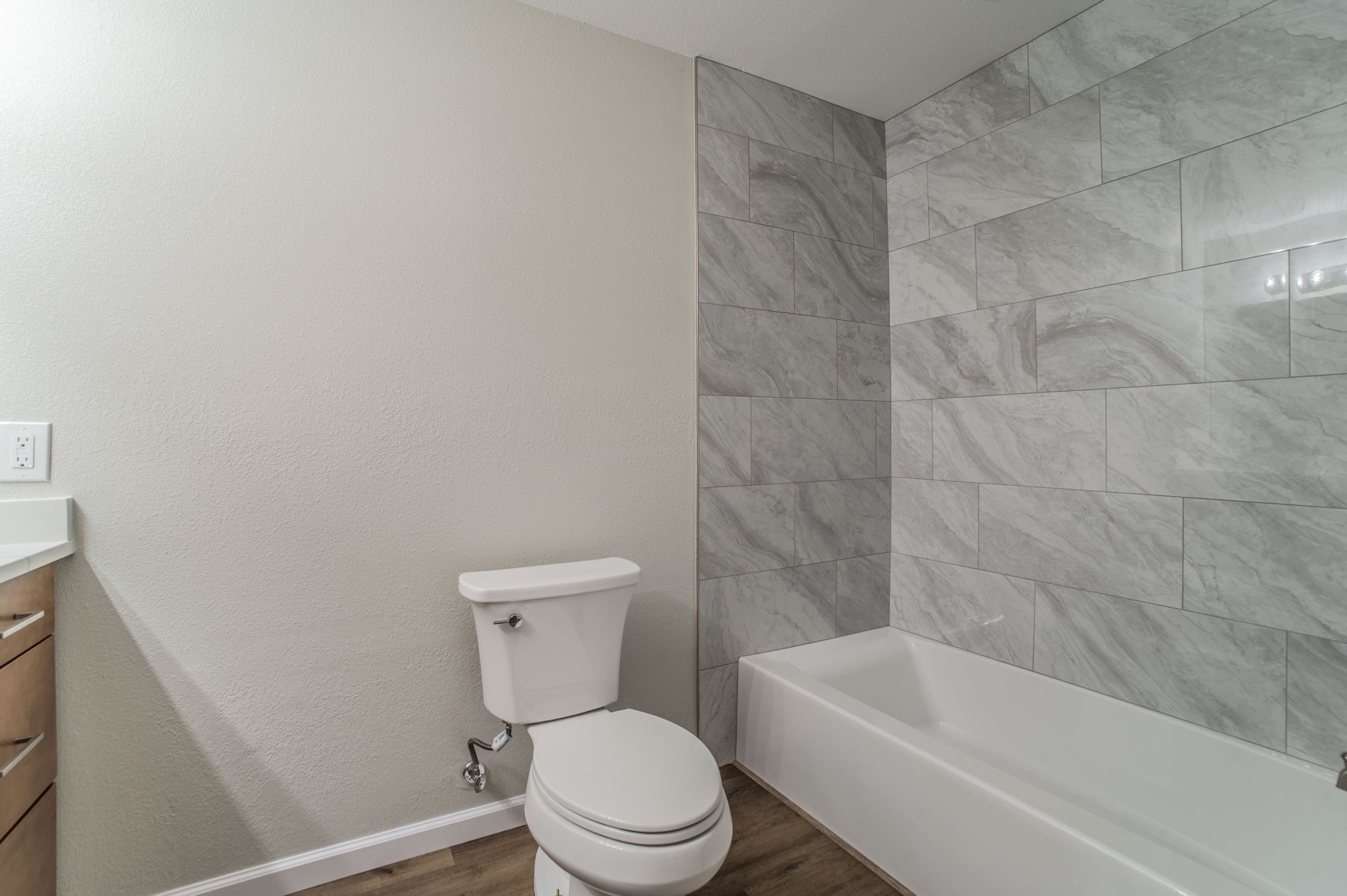 4901 Curzon Avenue 105