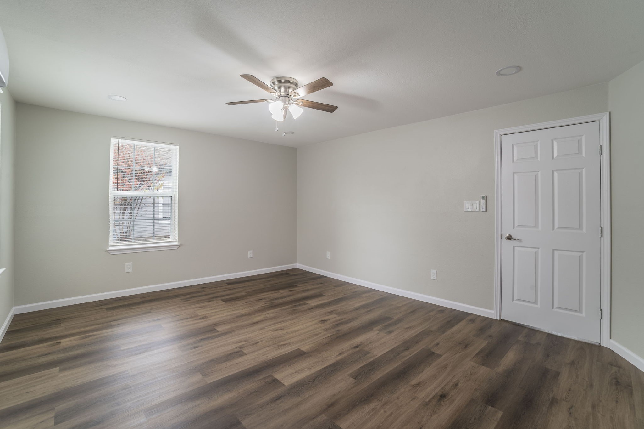 4901 Curzon Avenue 105