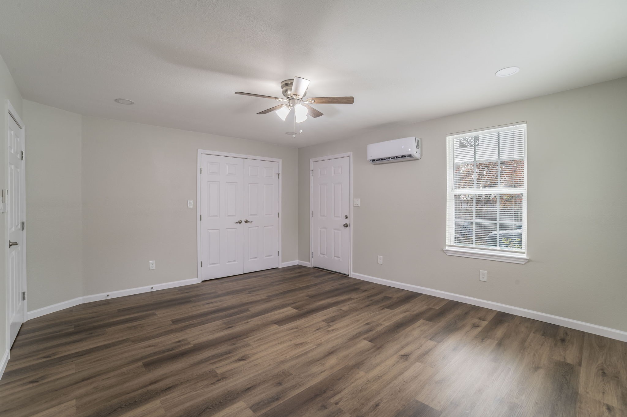 4901 Curzon Avenue 105