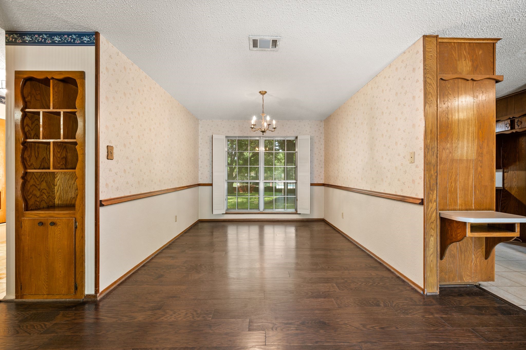 5017 Montclair. Drive
