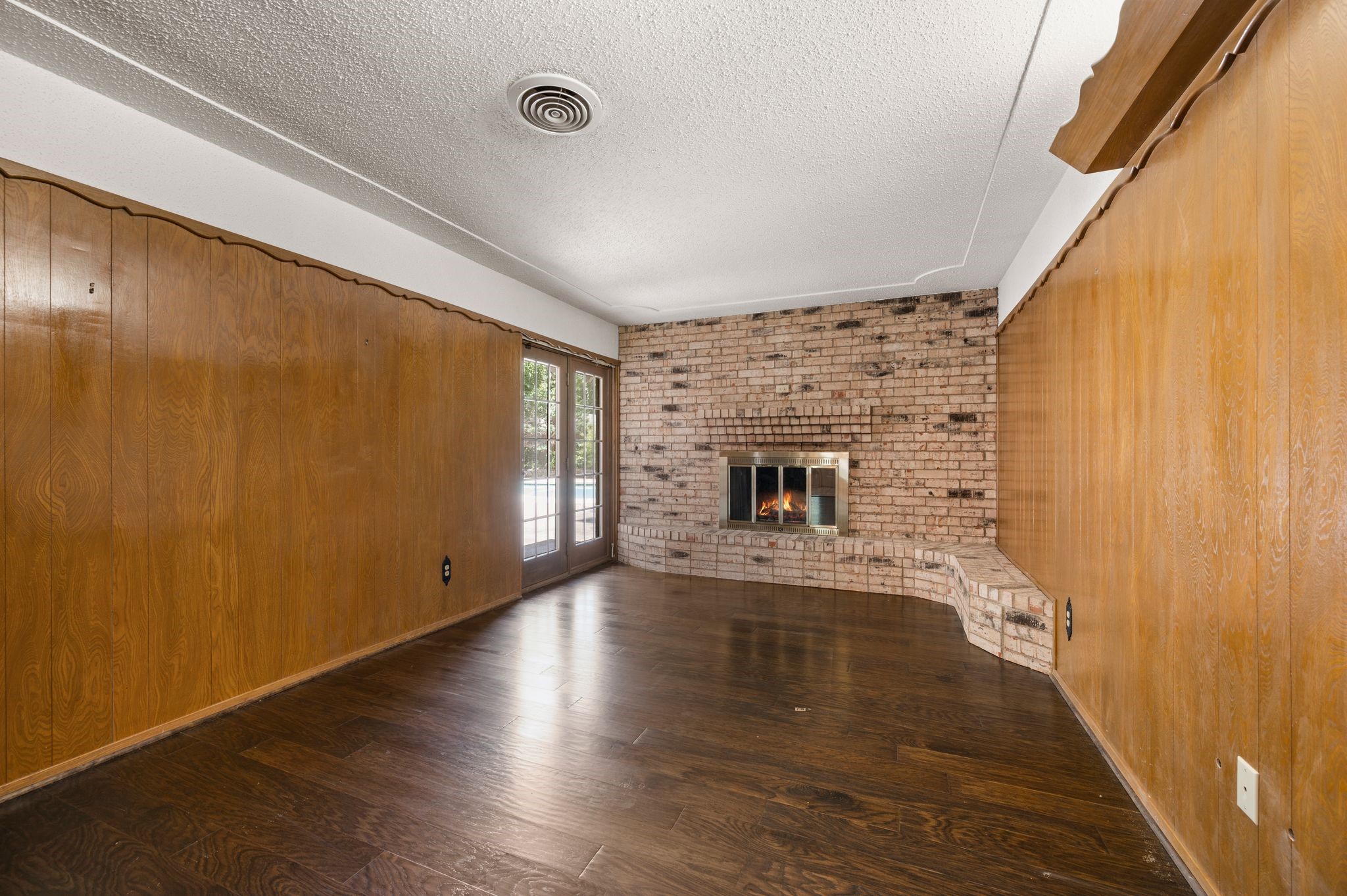 5017 Montclair. Drive