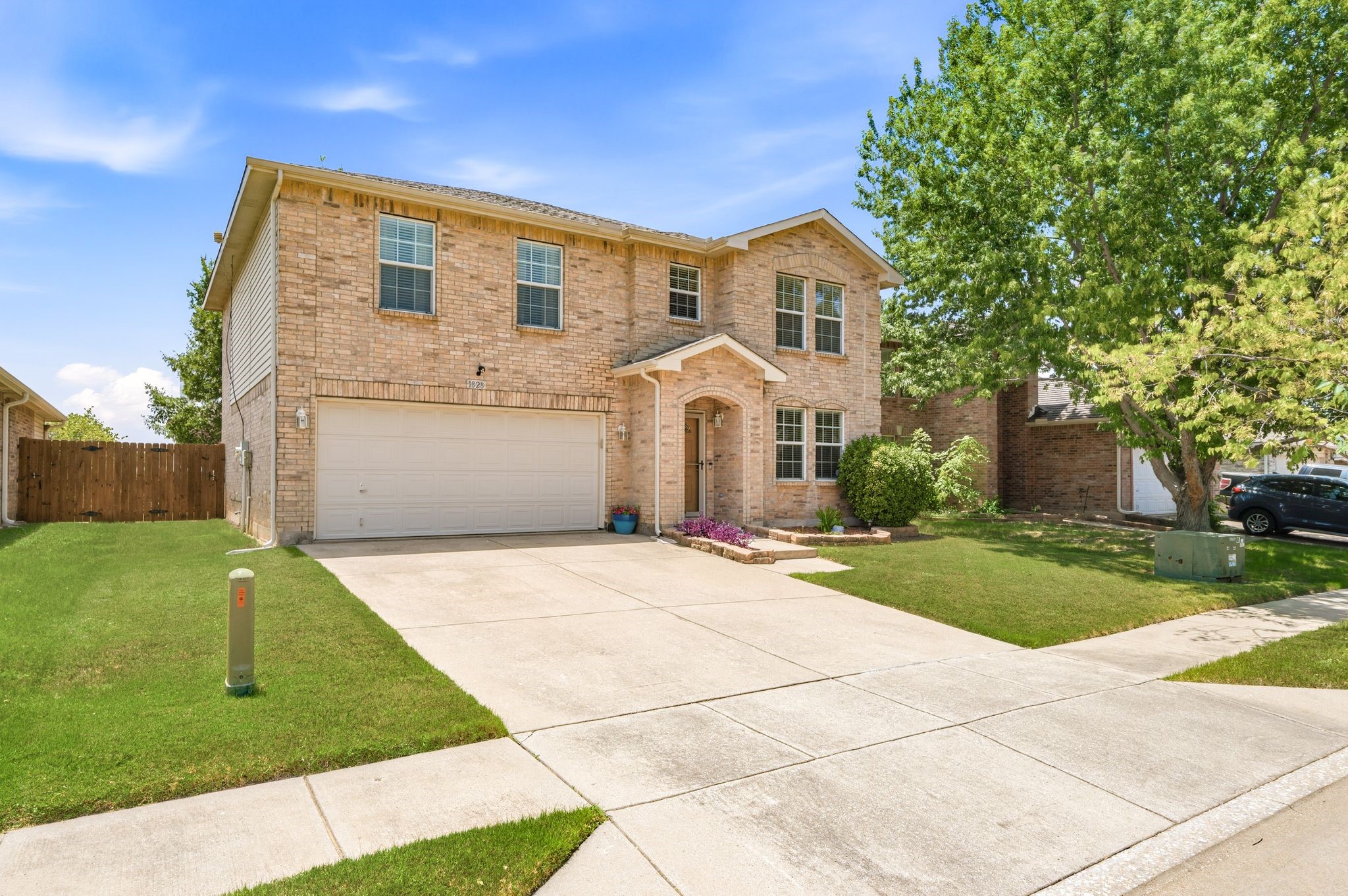 1828 Kittredge Way