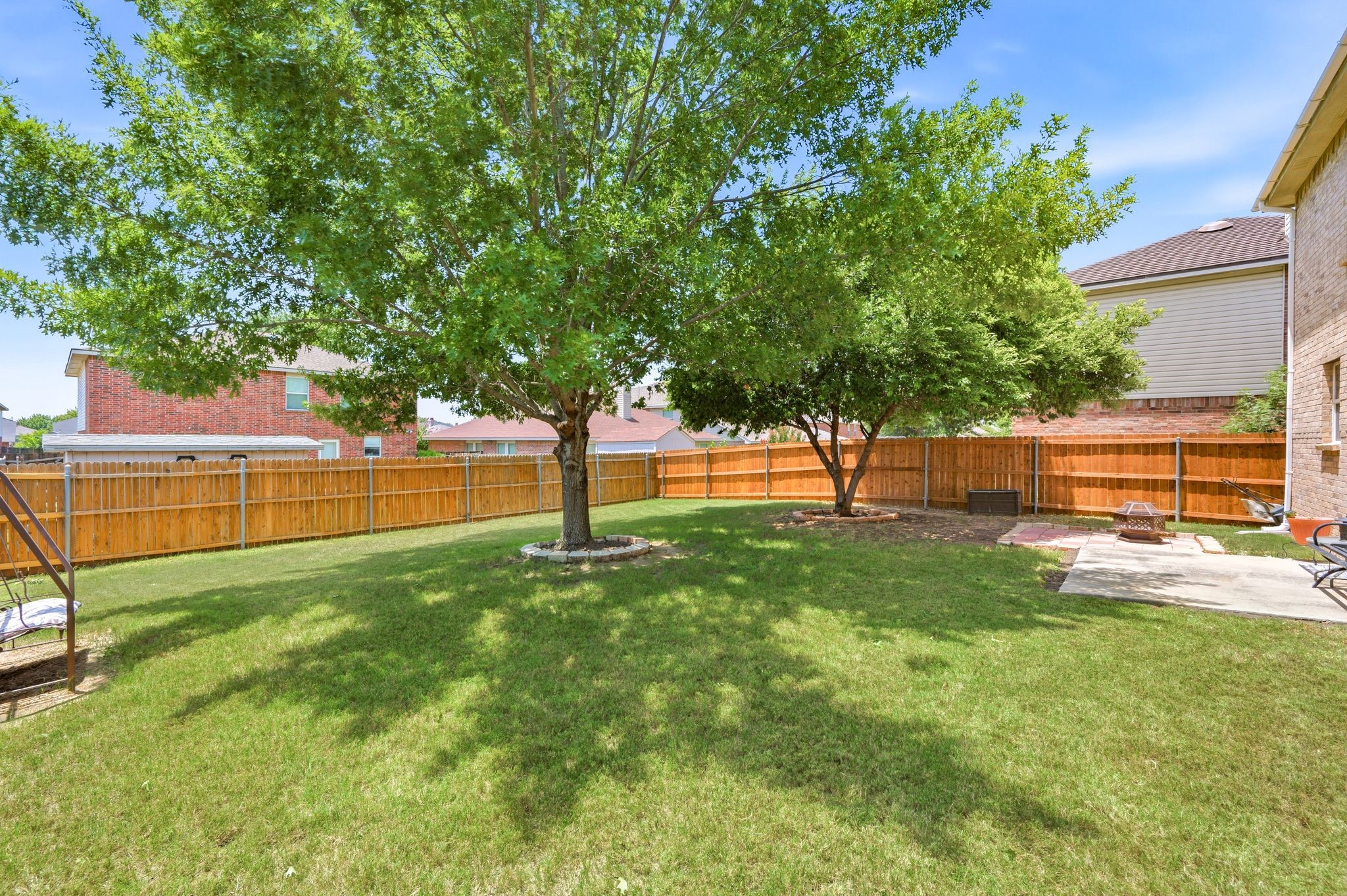 1828 Kittredge Way