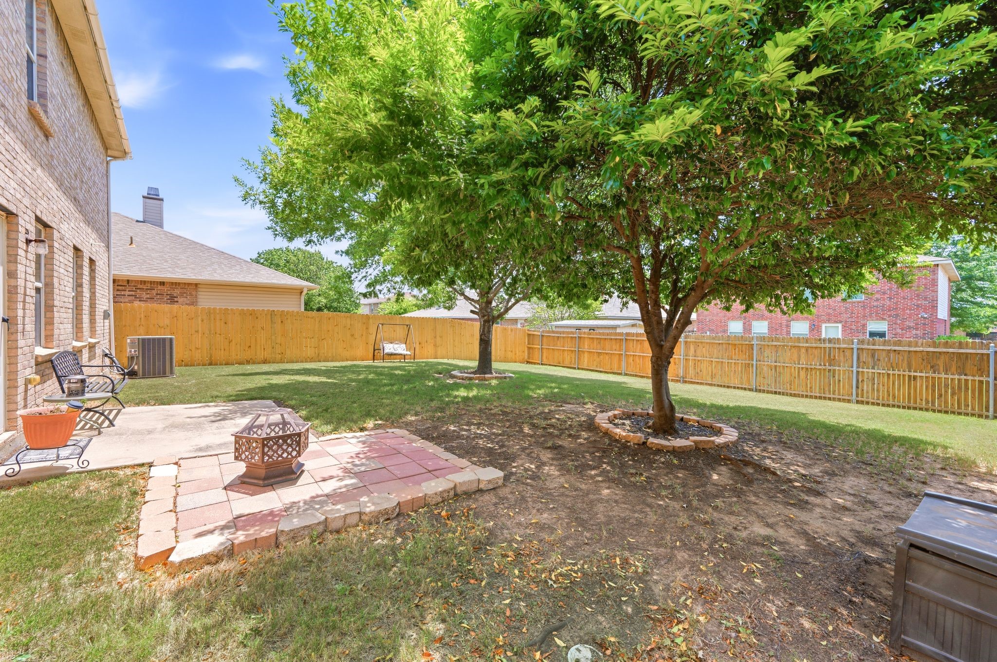 1828 Kittredge Way
