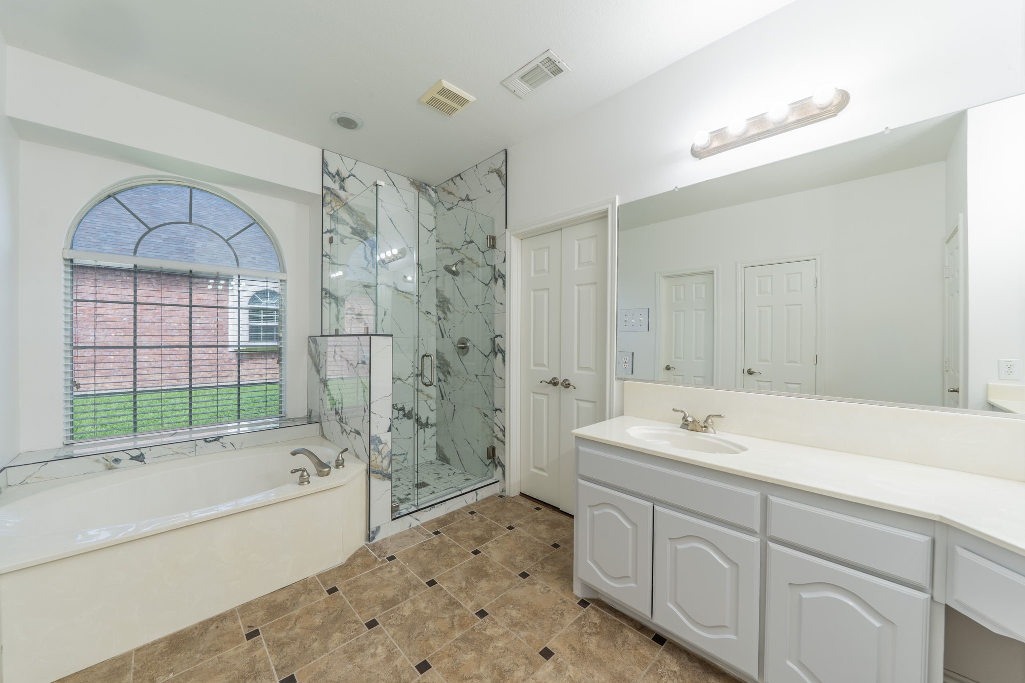 307 Dover Heights Trail